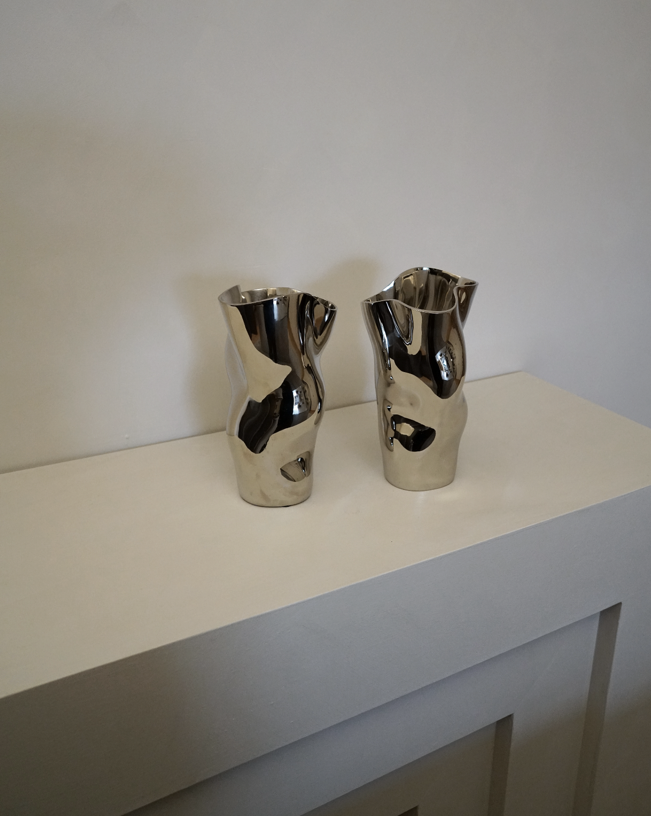 hein-studio-ostrea-25-vase-laiton-finition-titane image 7