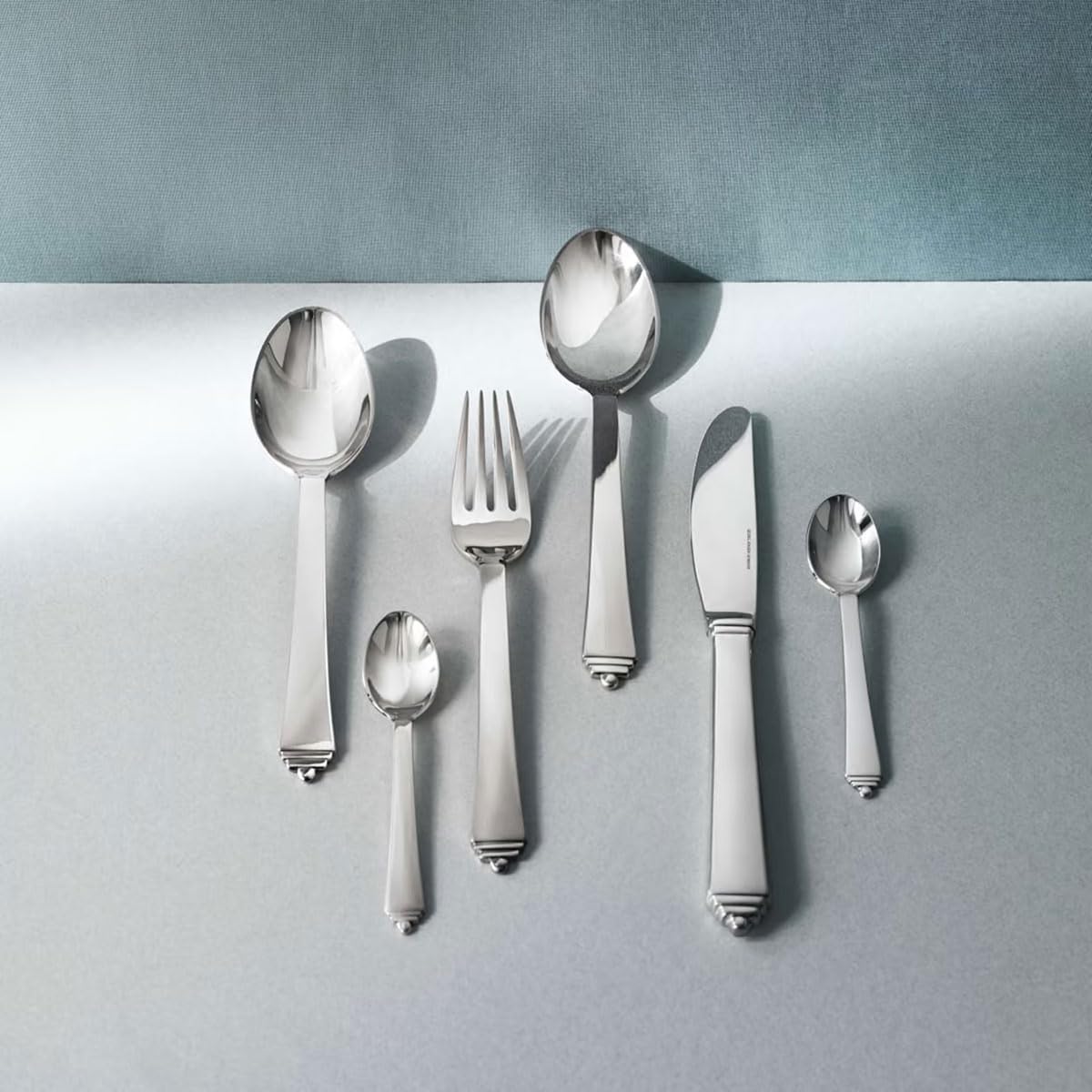 georg-jensen-pyramid-couteau-steak-inox-miroir-21-8-cm image 2