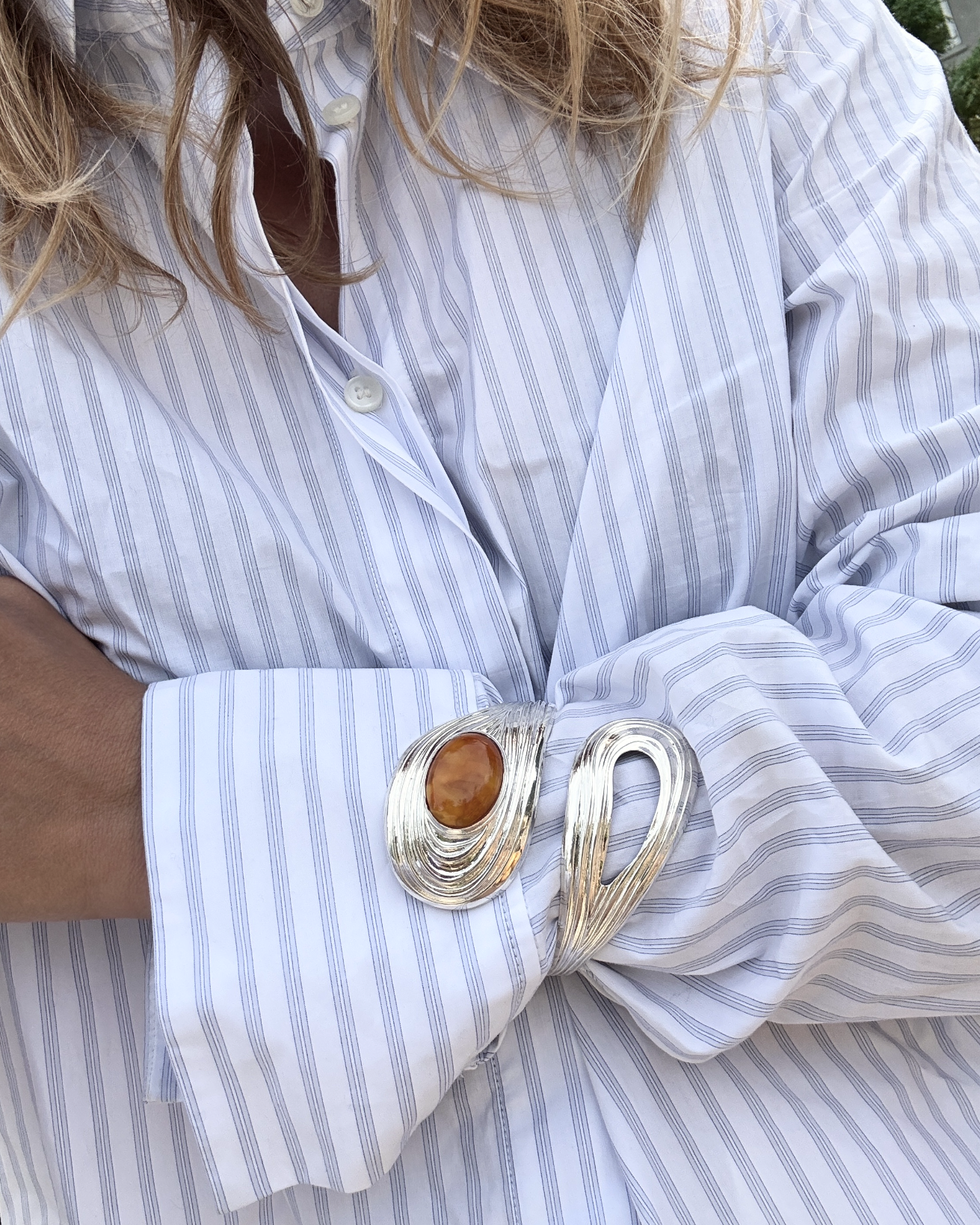 hein-studio-de-la-mer-spiral-bangle-bracelet-ambre-argent image 4
