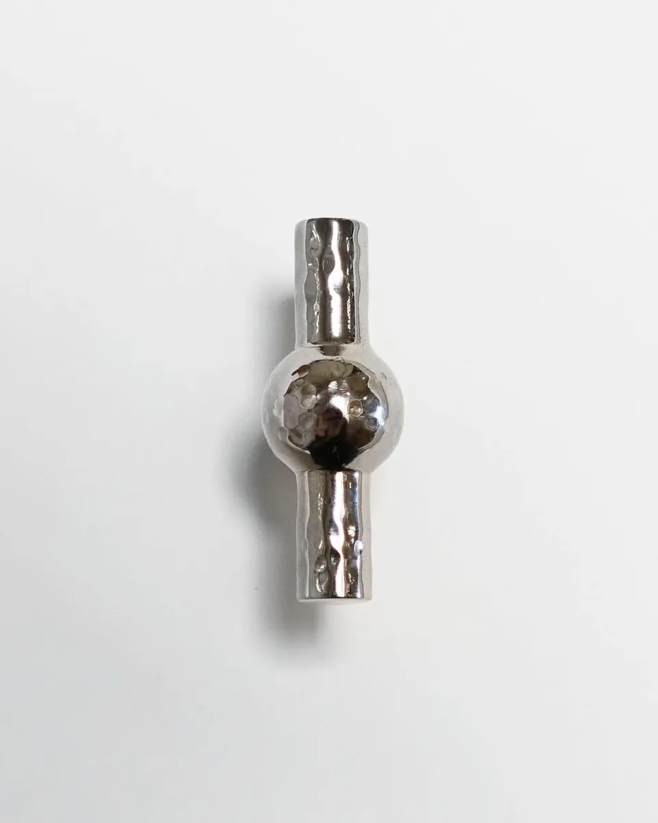 hein-studio-freya-bouton-meuble-titane-laiton image 1