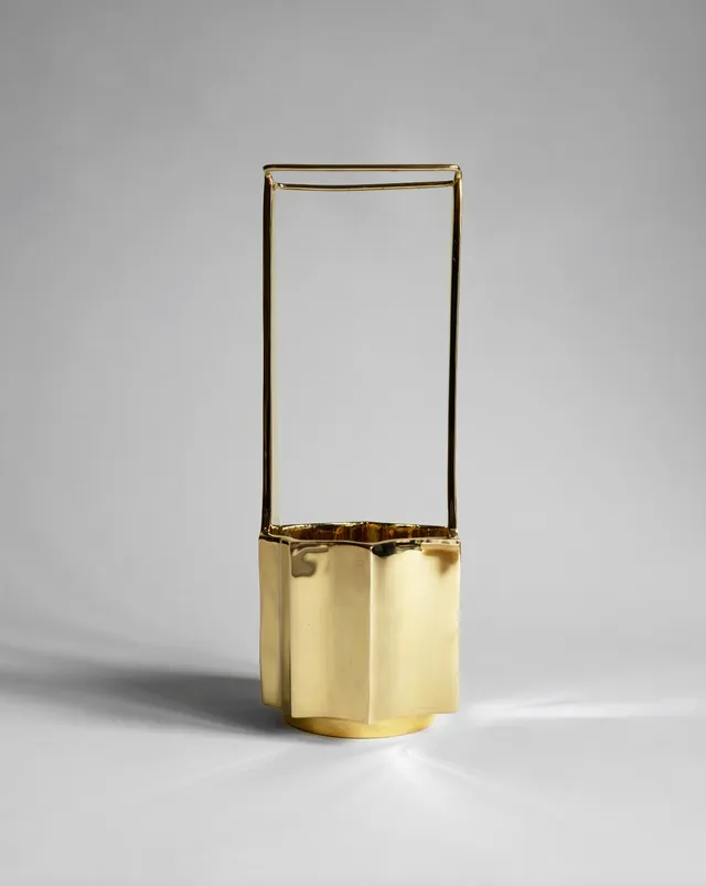 hein-studio-ikebana-vase-laiton-massif-30-cm image 1