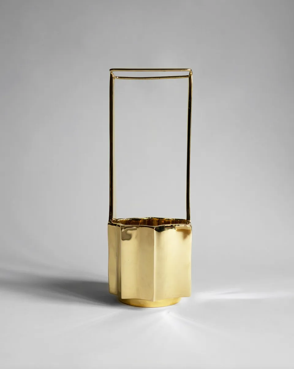 hein-studio-ikebana-vase-laiton-massif-30-cm image 1