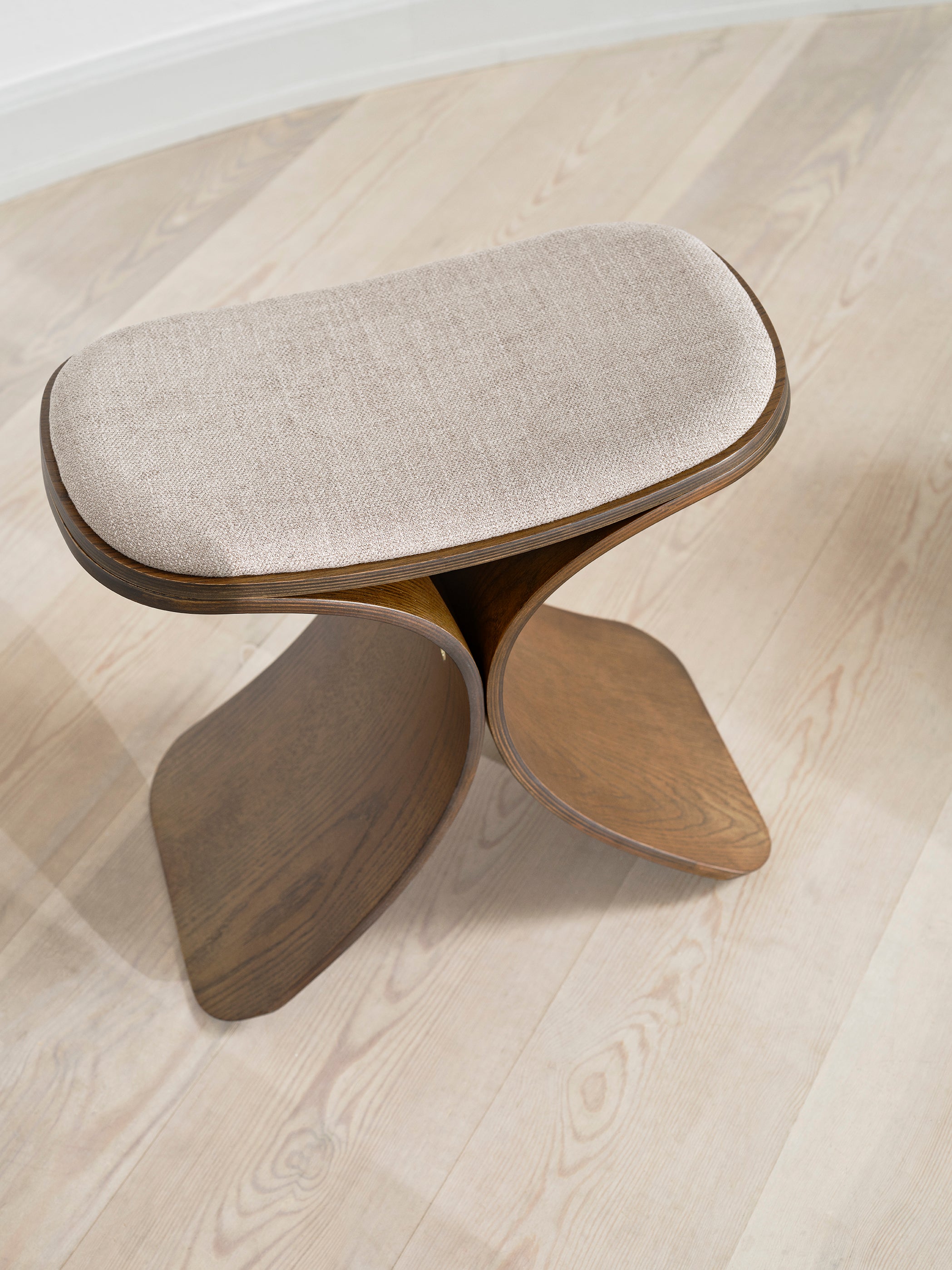 gejst-luno-tabouret-ch-ne-fonc-tissu-beige image 2