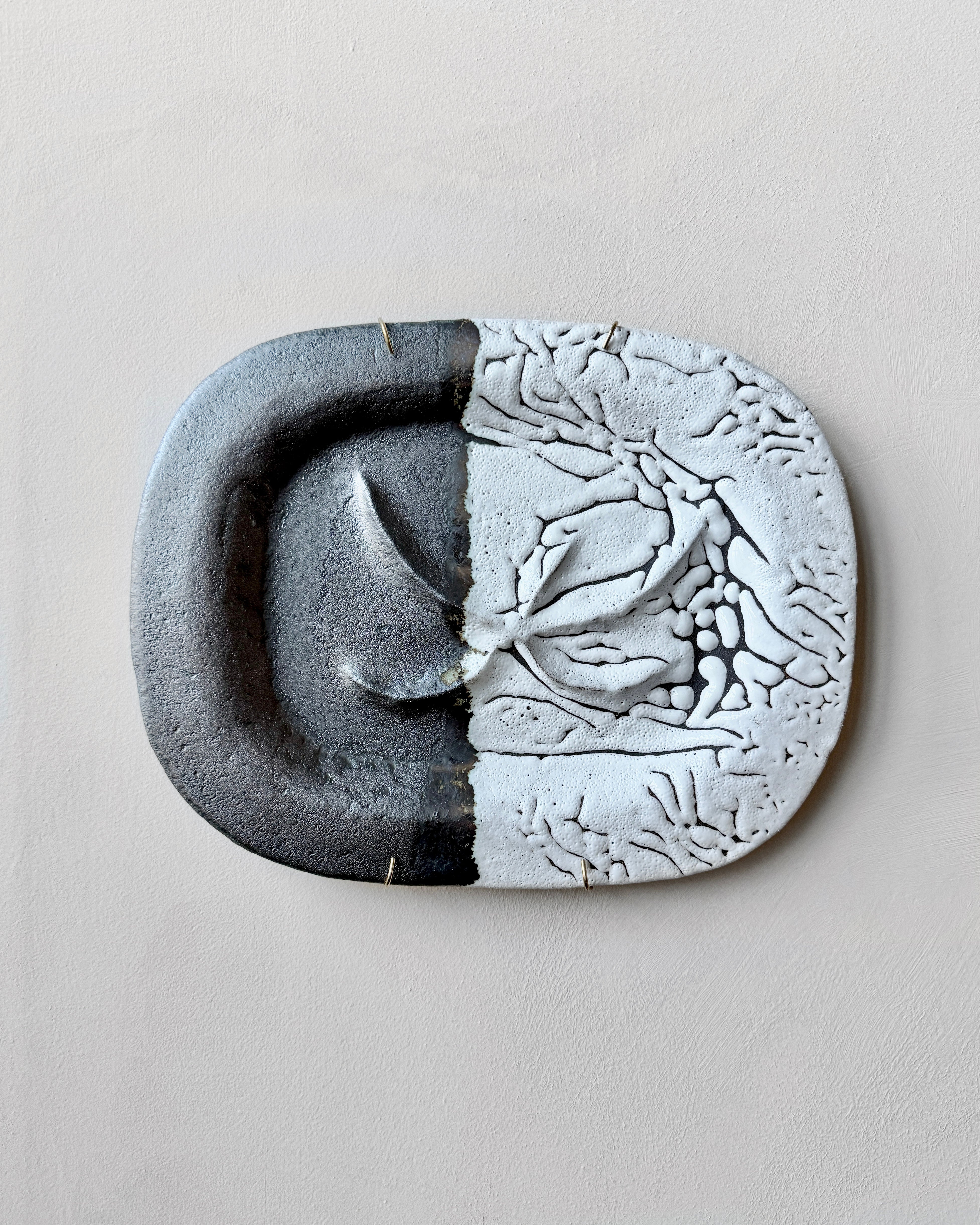 hein-studio-arts-gh-09-assiette-murale-gr-s-pi-ce-unique image 1