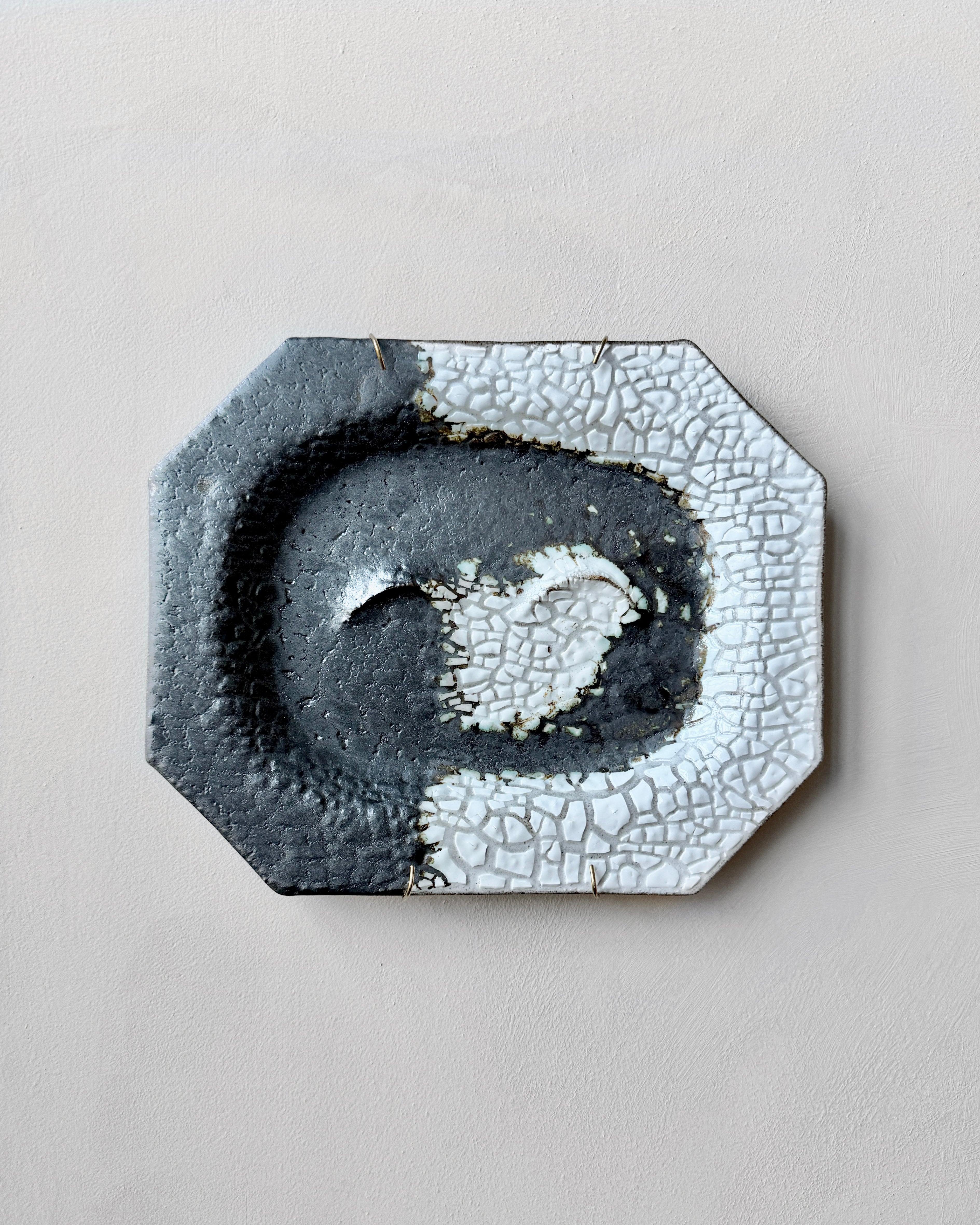 hein-studio-arts-gh-02-assiette-murale-gr-s-pi-ce-unique image 1
