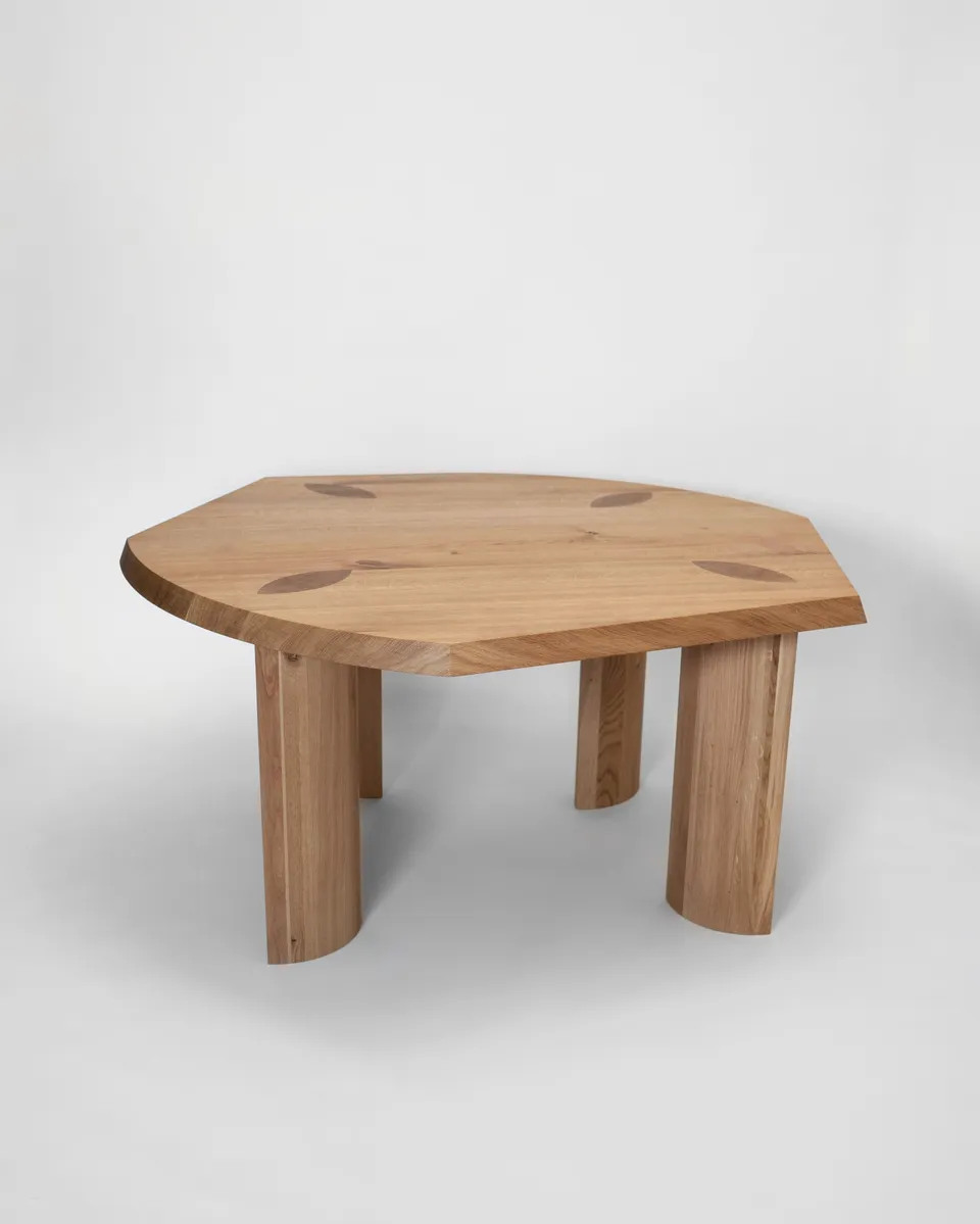 hein-studio-gilbert-edge-table-manger-ch-ne image 1