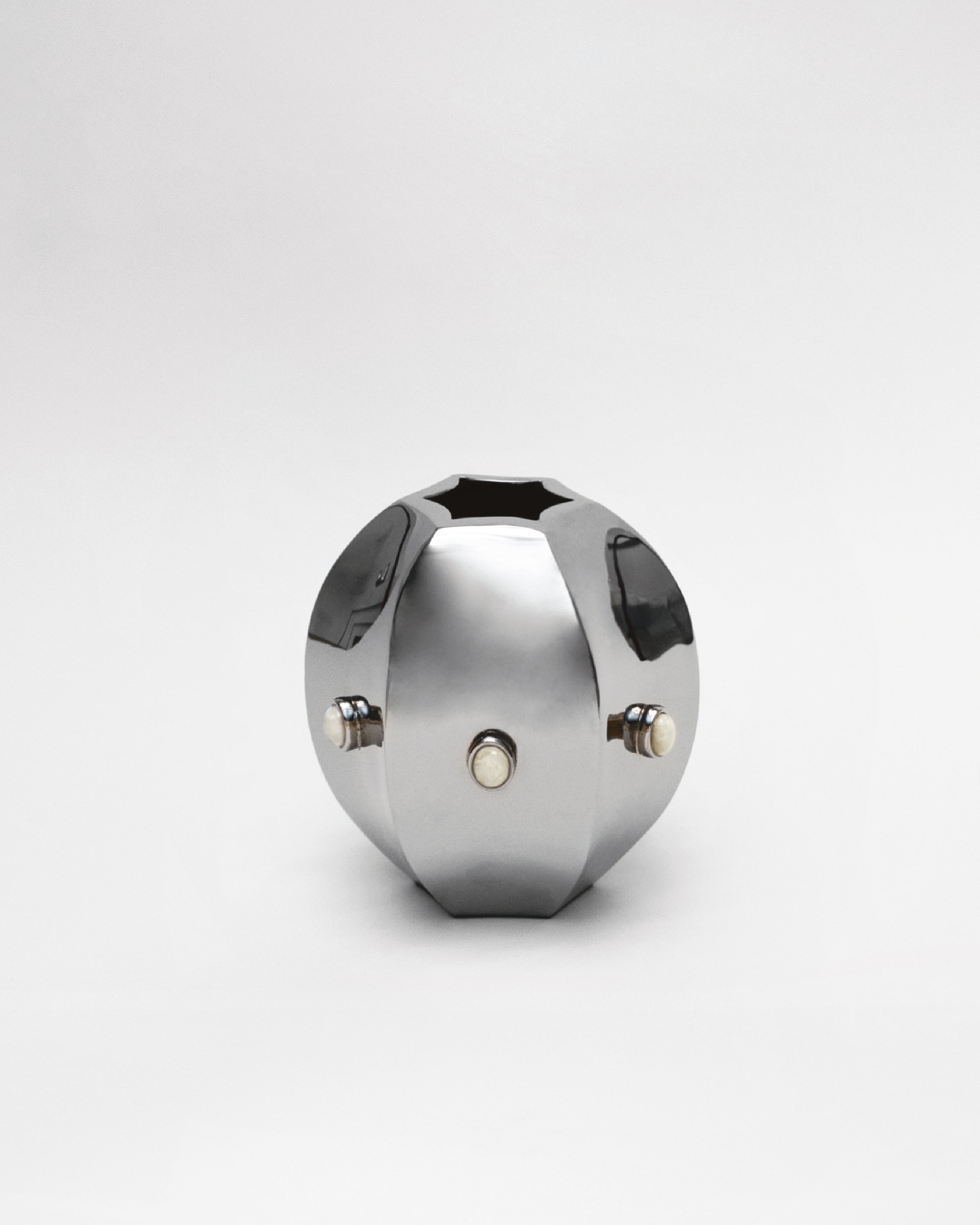 hein-studio-evi-vase-laiton-titanium-18-5-cm image 1