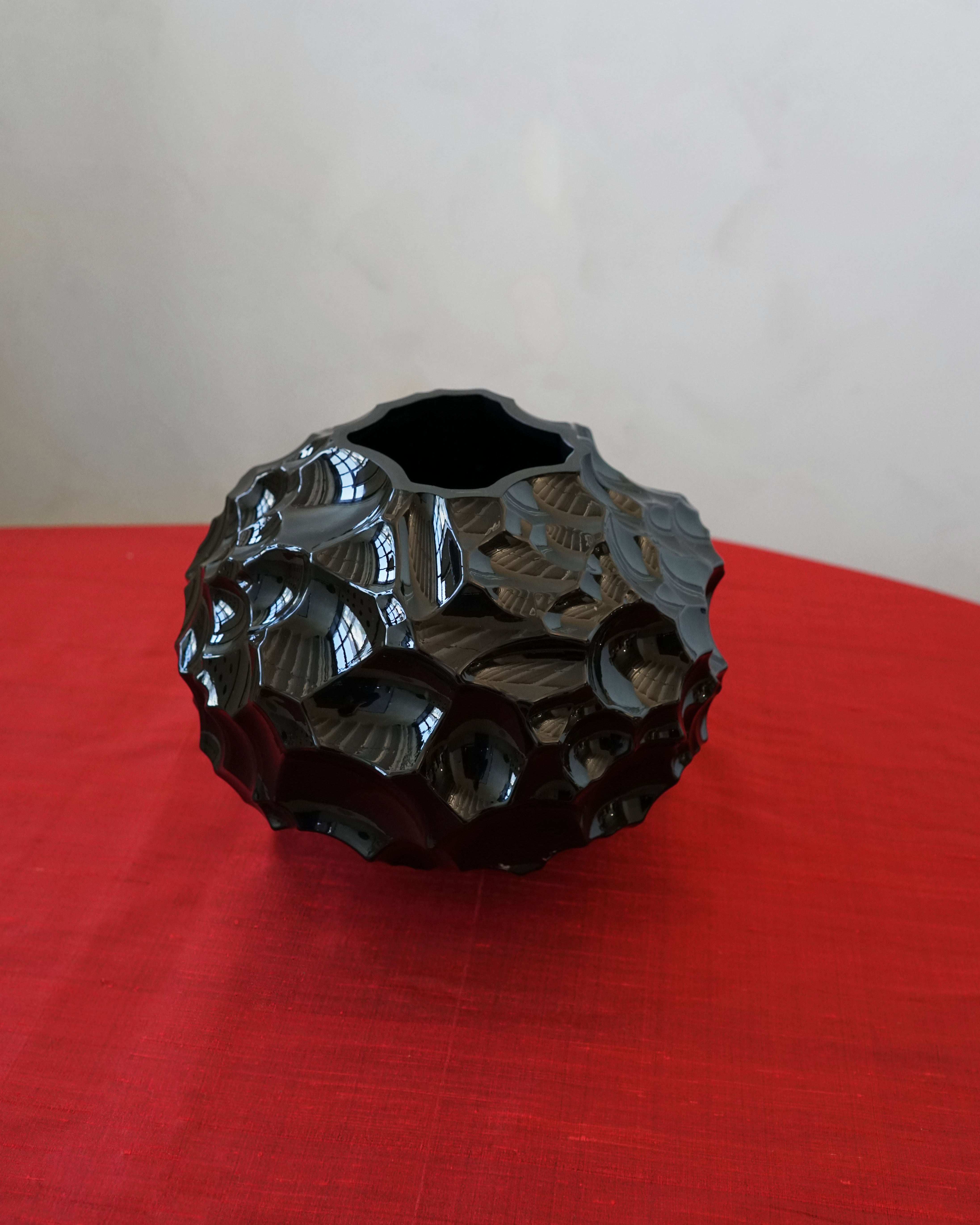 hein-studio-canyon-vase-verre-rond-xl-noir-27cm image 3
