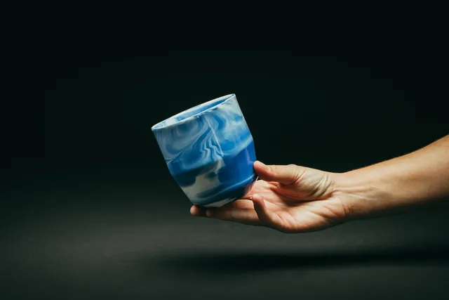 c-cile-charroy-dutch-mug-l-porcelaine-teint-e-masse image 1