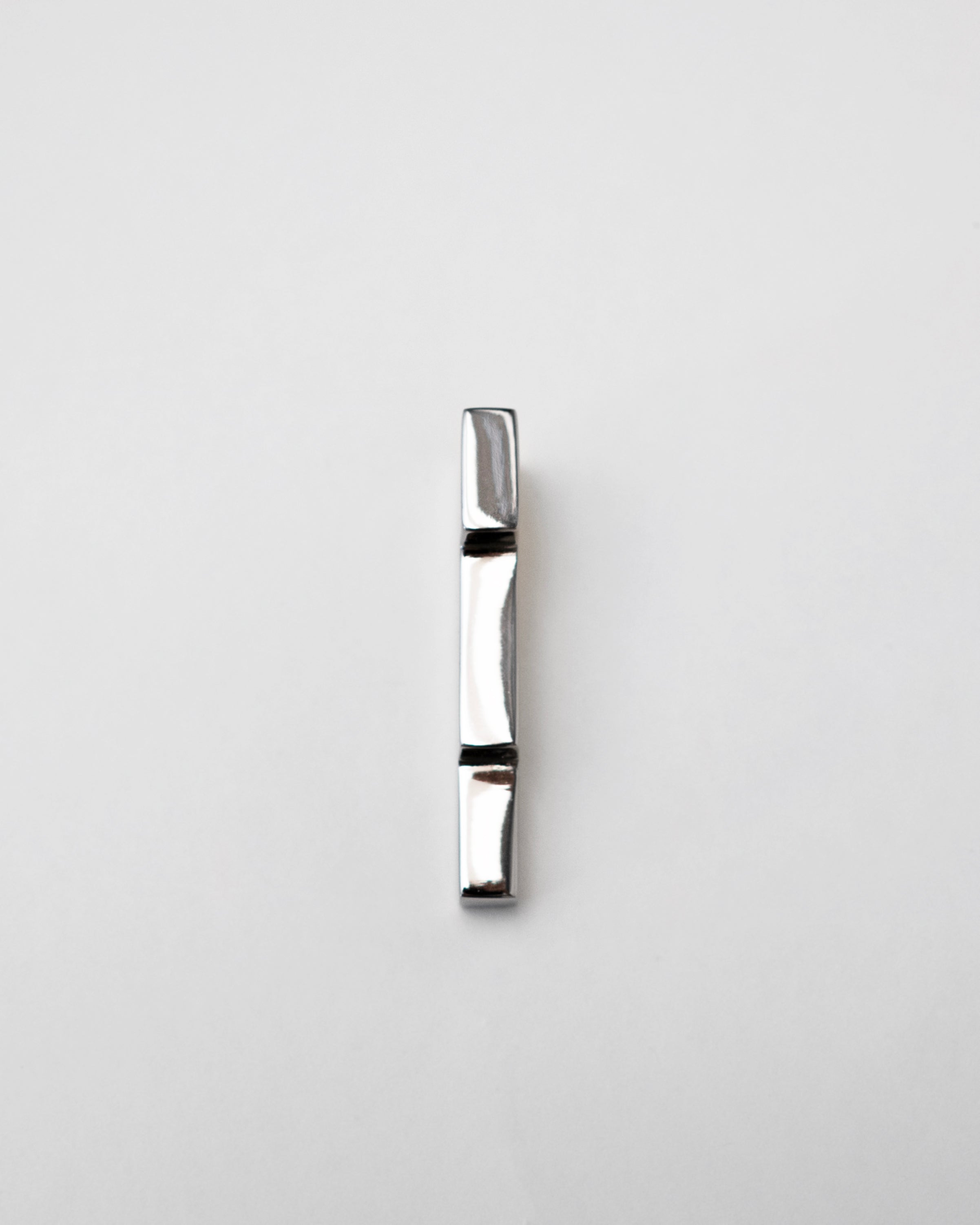 hein-studio-pierre-knob-bouton-meuble-laiton-titane image 3