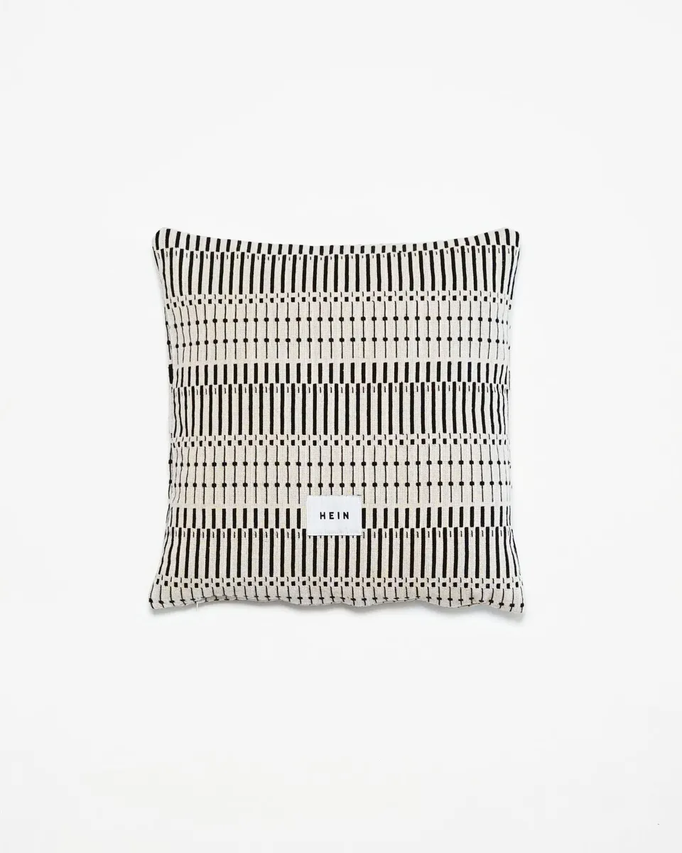 hein-studio-norma-coussin-50x50-cm-cru-jacquard image 1
