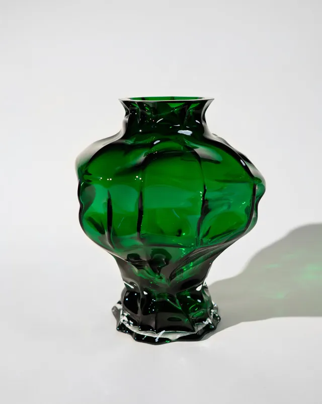 hein-studio-ammonit-vase-vert-verre-bouche-h30-cm image 1