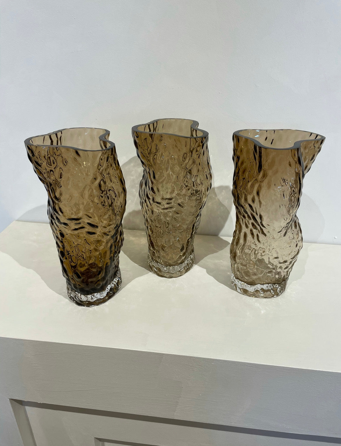hein-studio-ostrea-vase-verre-smoke-h30-cm image 4