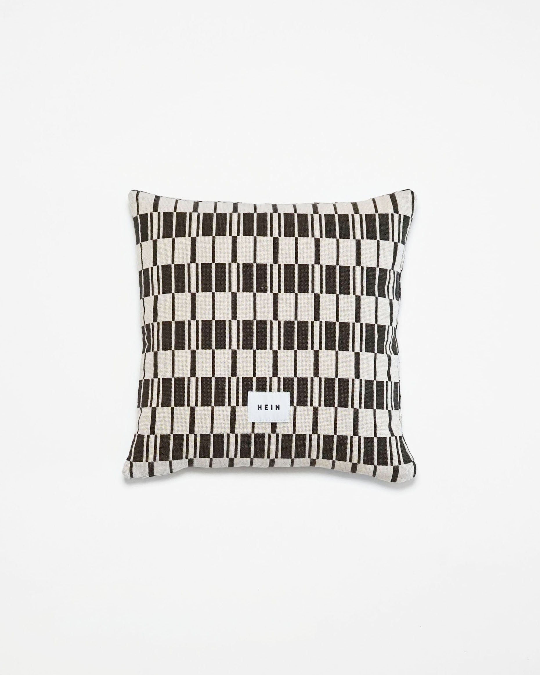 hein-studio-uma-coussin-50x50-cm-taupe-jacquard-coton image 1