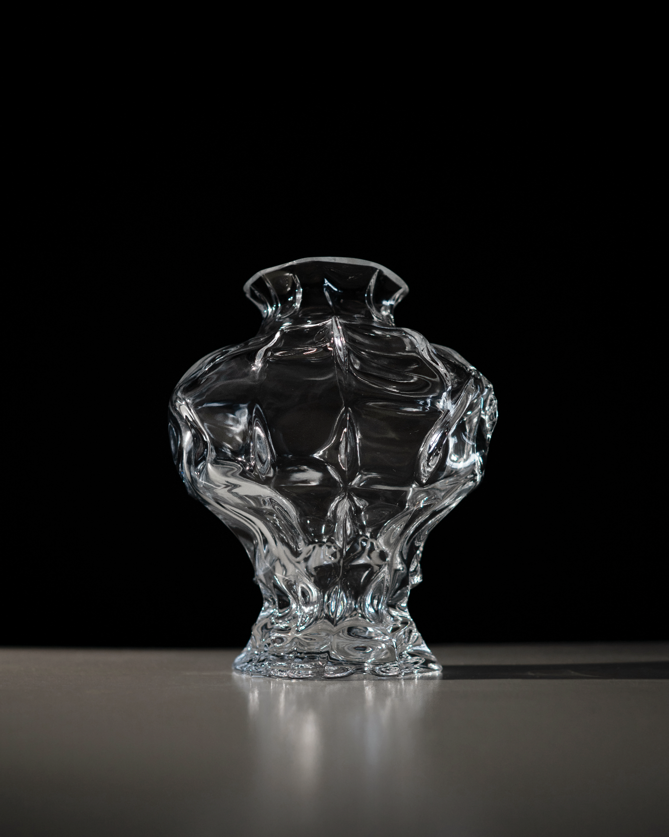 hein-studio-ammonit-vase-en-verre-transparent-h30 image 2