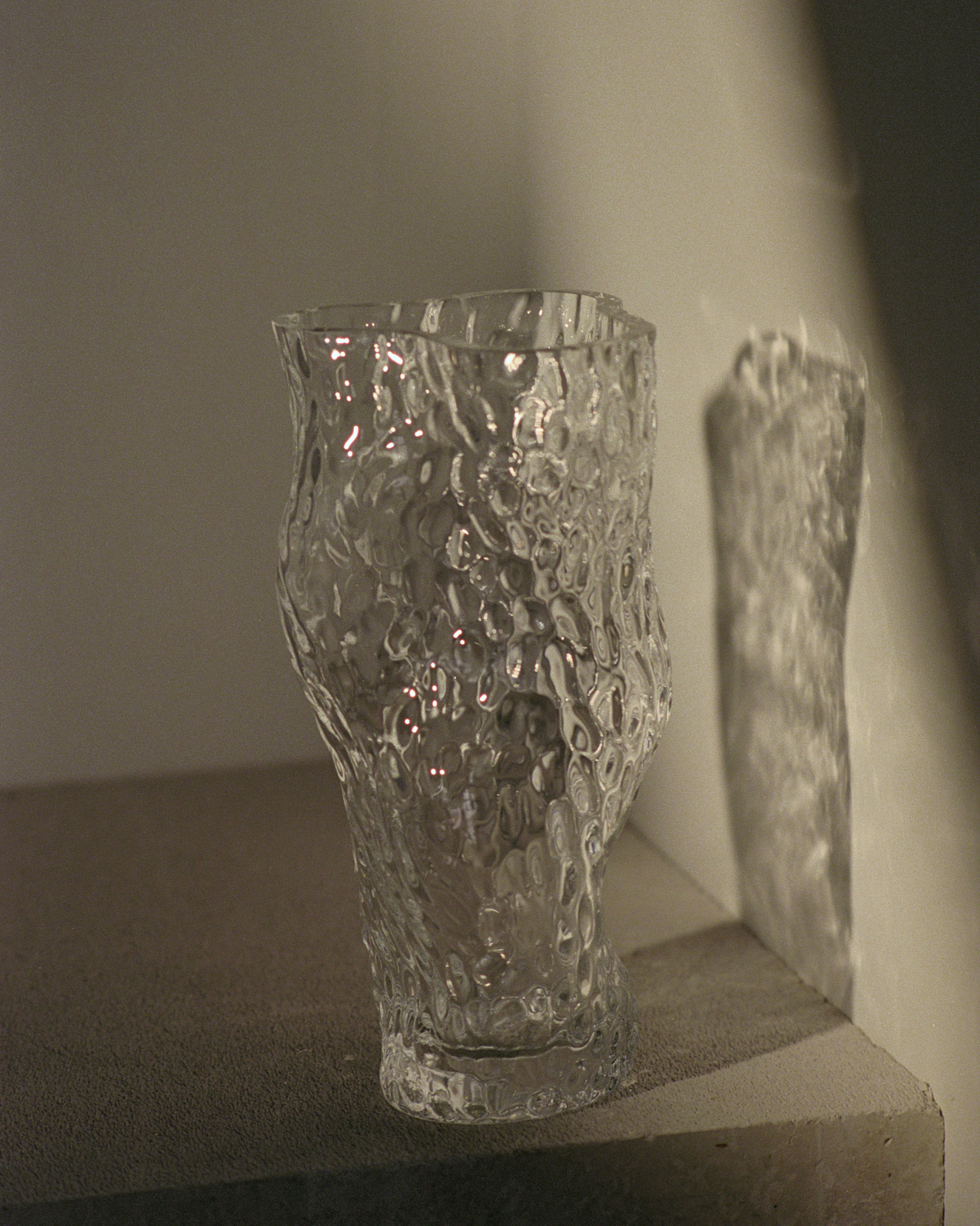 hein-studio-ostrea-vase-verre-transparent-30-cm image 5