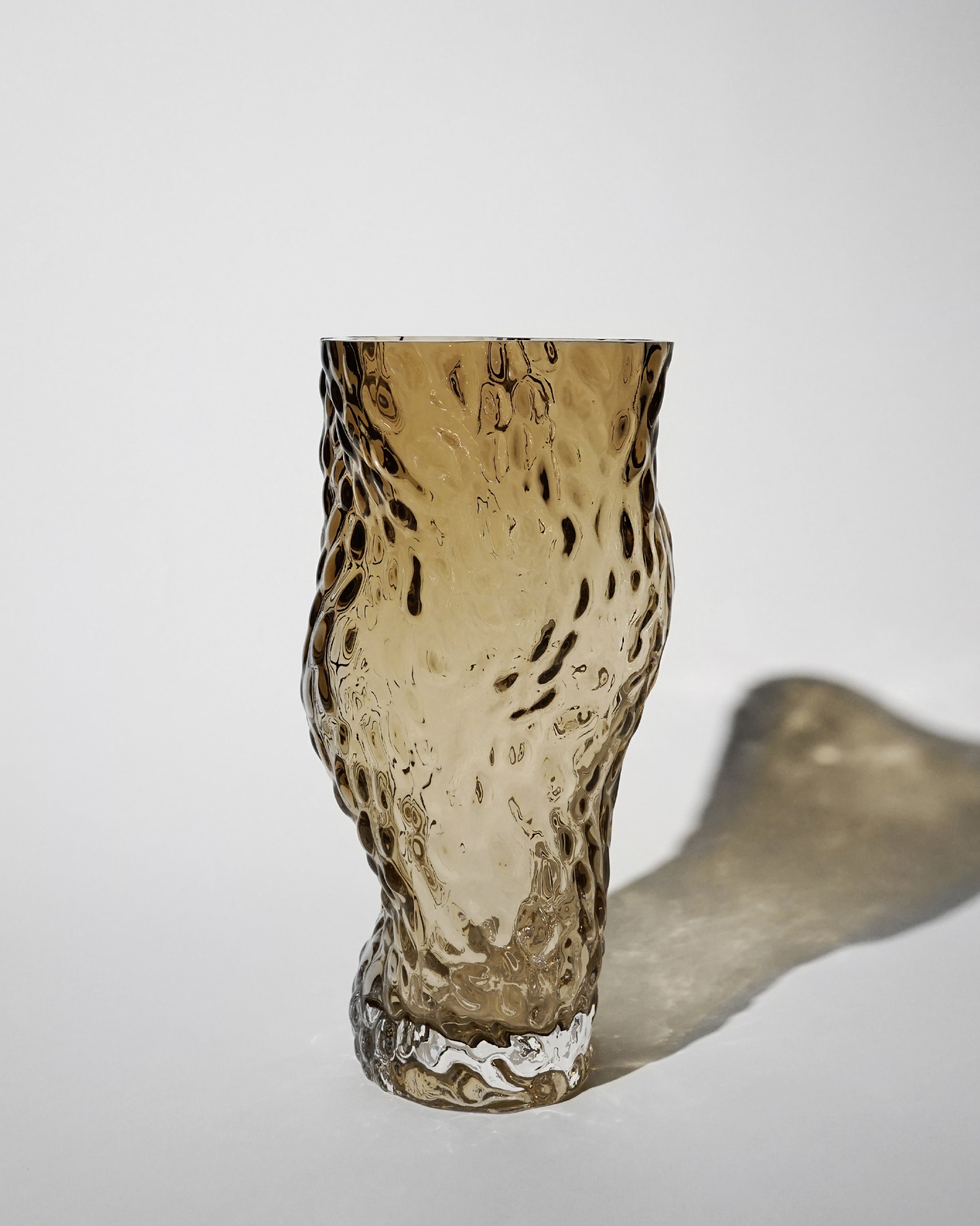 hein-studio-ostrea-vase-verre-smoke-h30-cm image 7