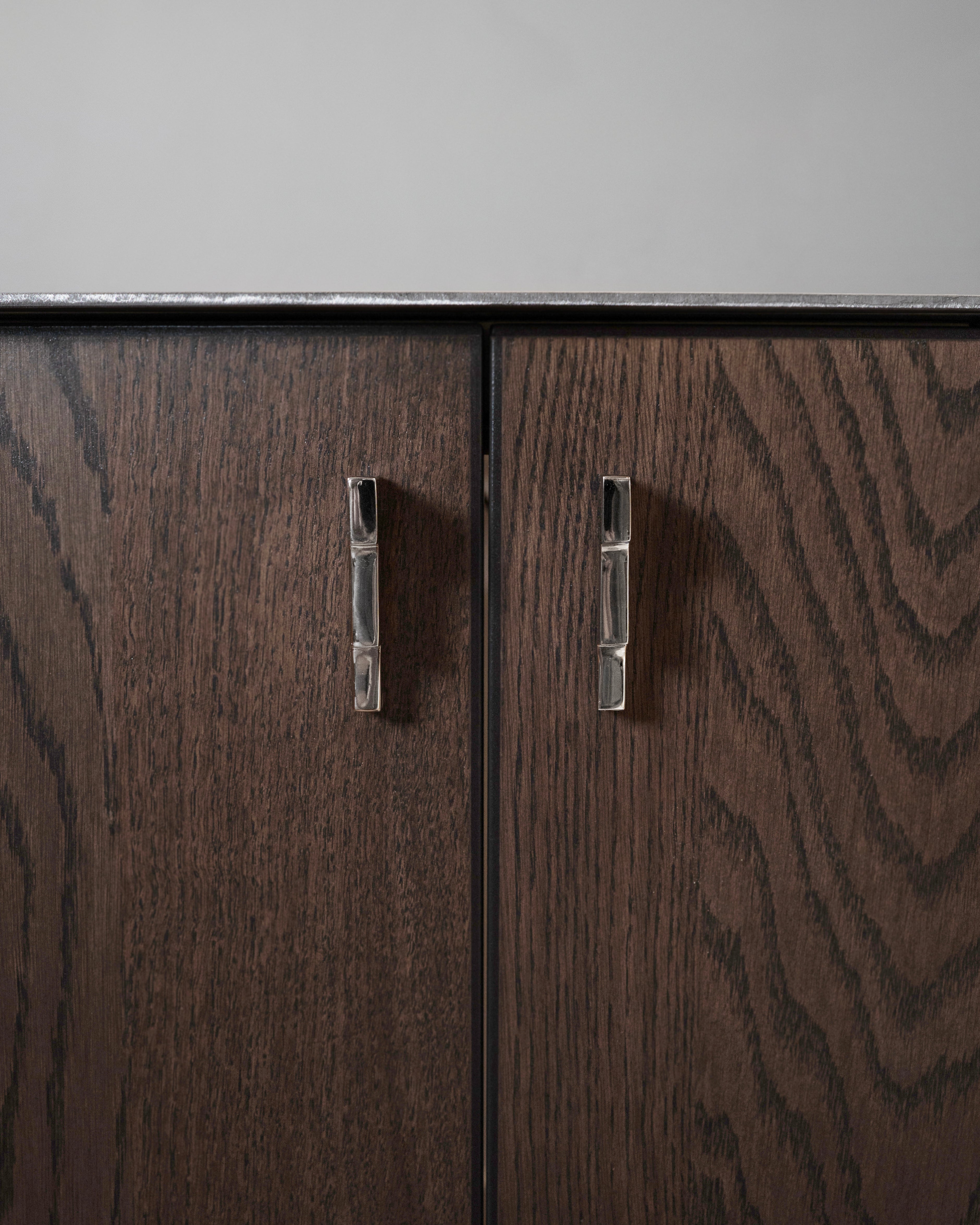hein-studio-pierre-knob-bouton-meuble-laiton-titane image 6