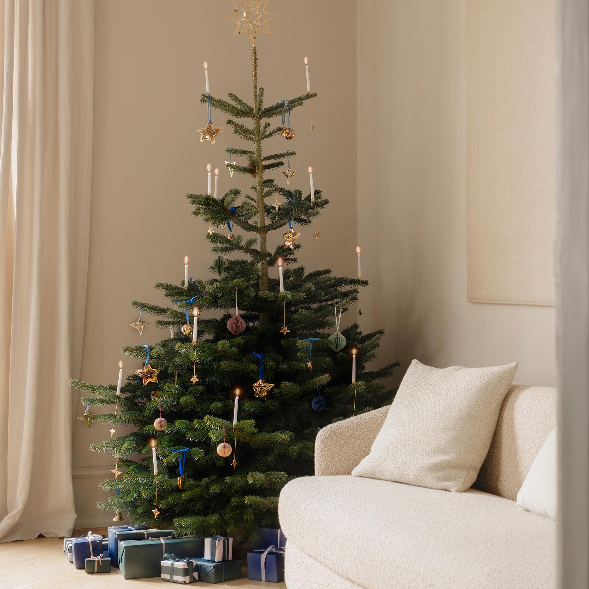 georg-jensen-noel-2021-boule-sapin-laiton-dor-toile image 2