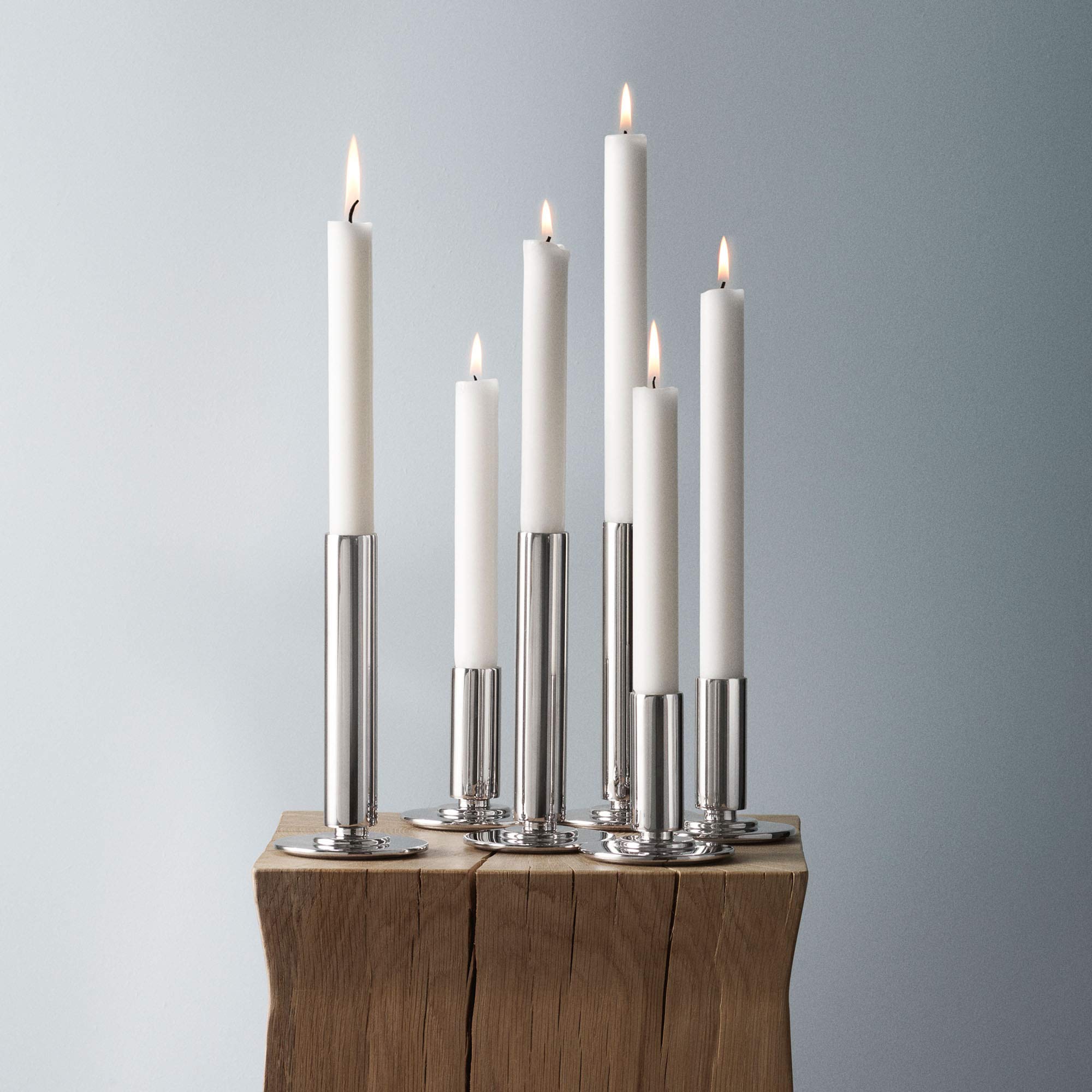 georg-jensen-manhattan-paire-bougeoirs-inox-petit-grand image 5