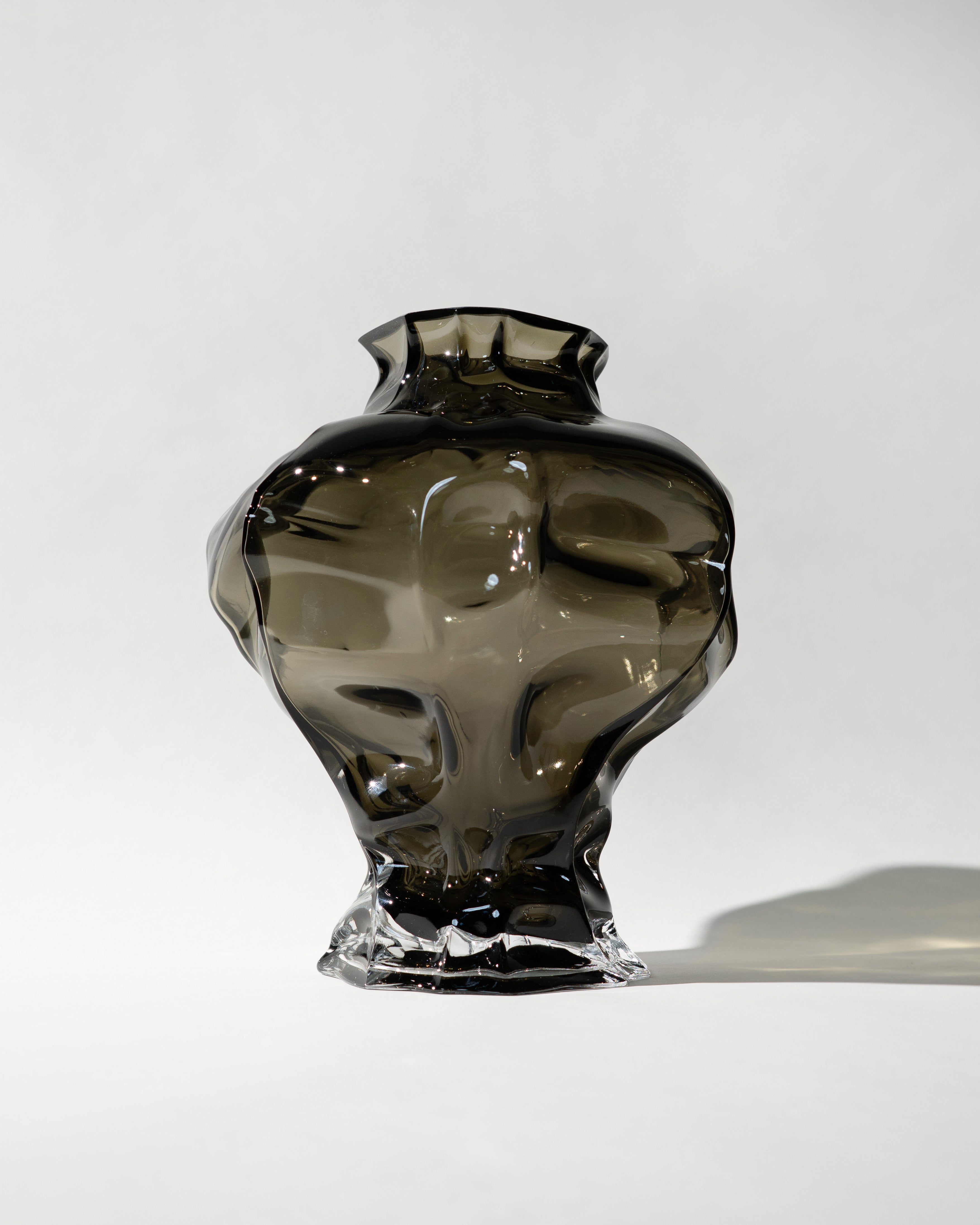 hein-studio-ammonit-vase-fum-verre-bouche-30cm image 5