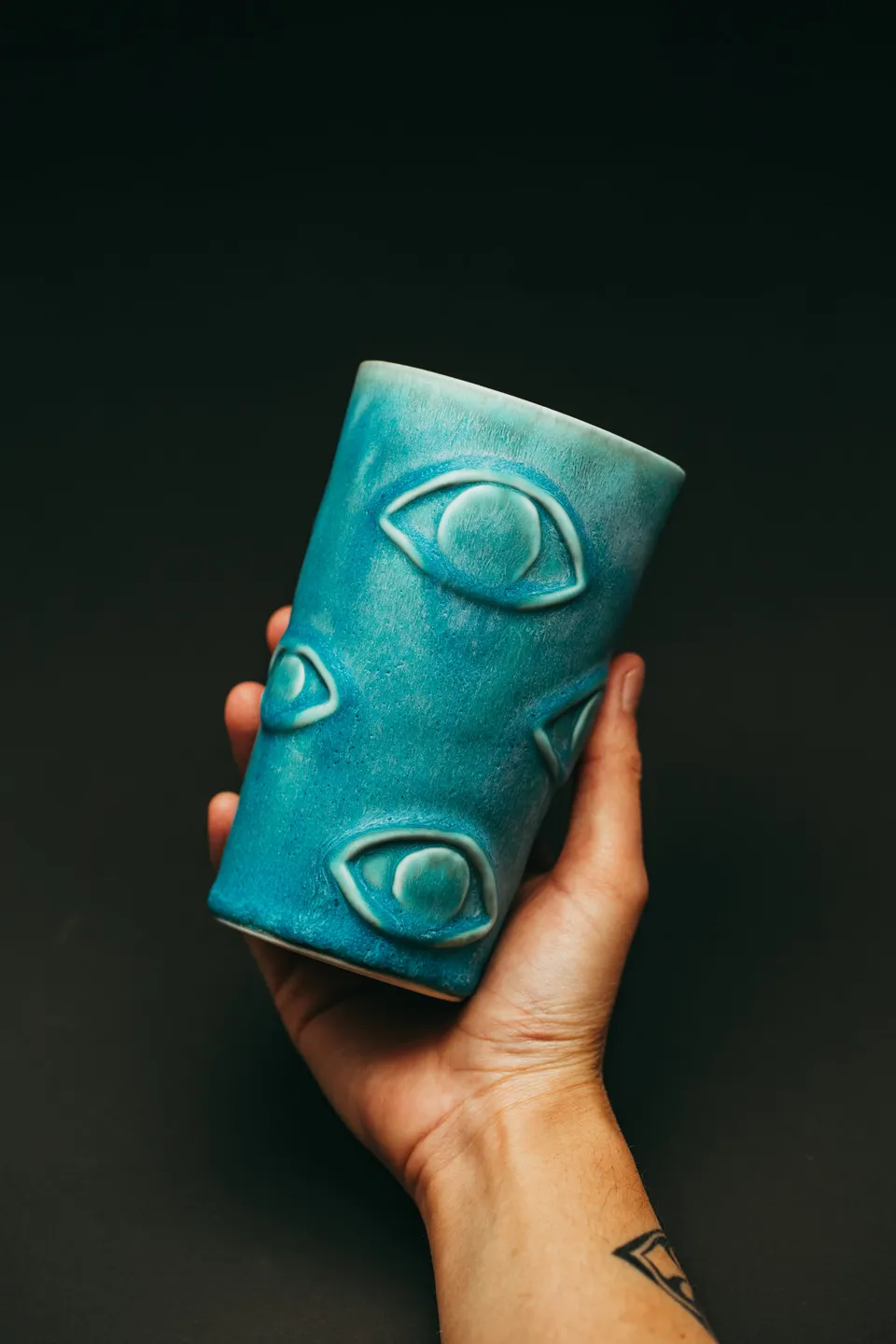 c-cile-charroy-big-eyes-mug-xl-porcelaine-turquoise-mat image 1