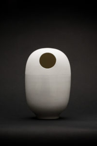 c-cile-charroy-hanayo-vase-porcelaine-extra-blanche image 6