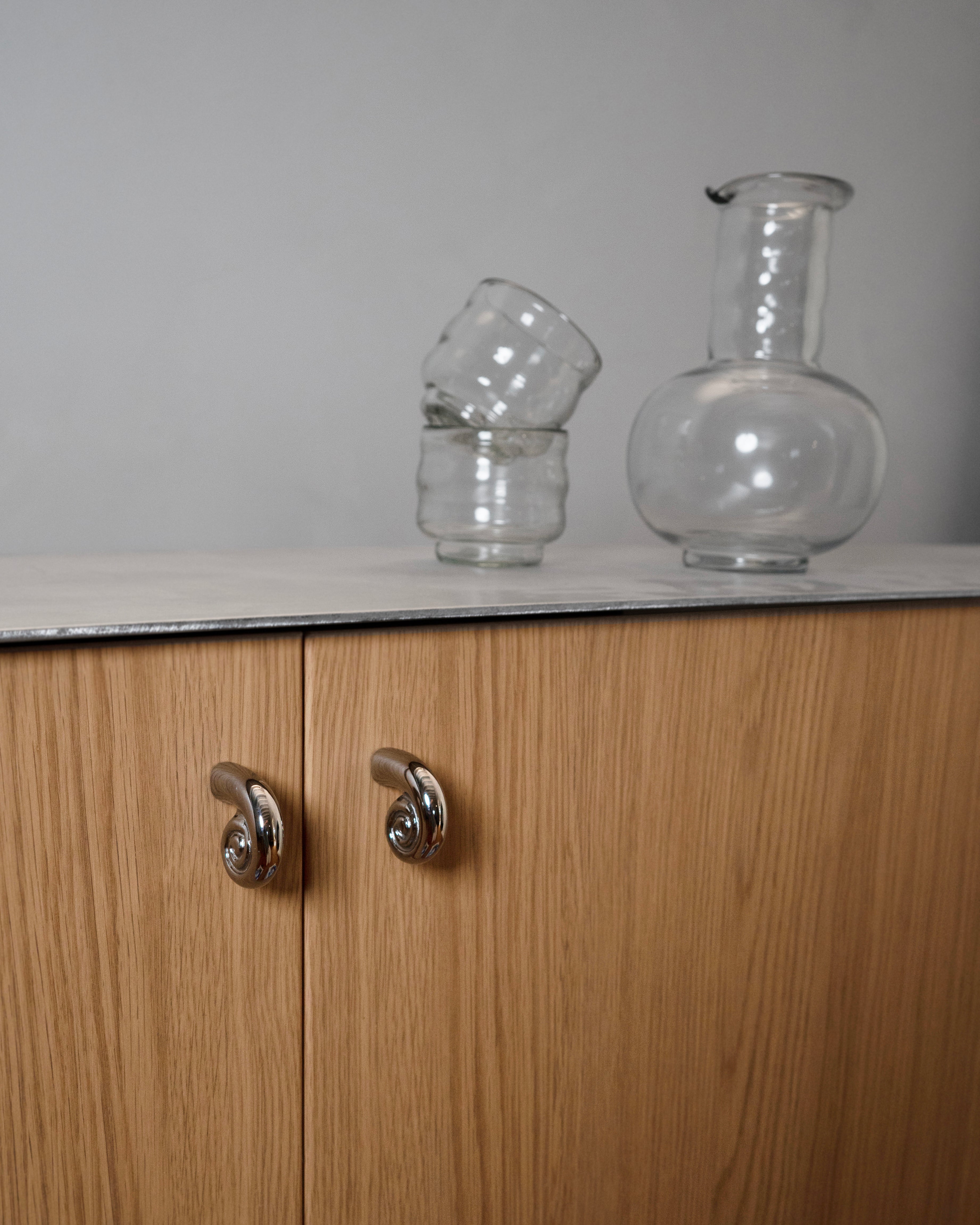 hein-studio-noelle-bouton-de-meuble-titane-laiton-massif image 2