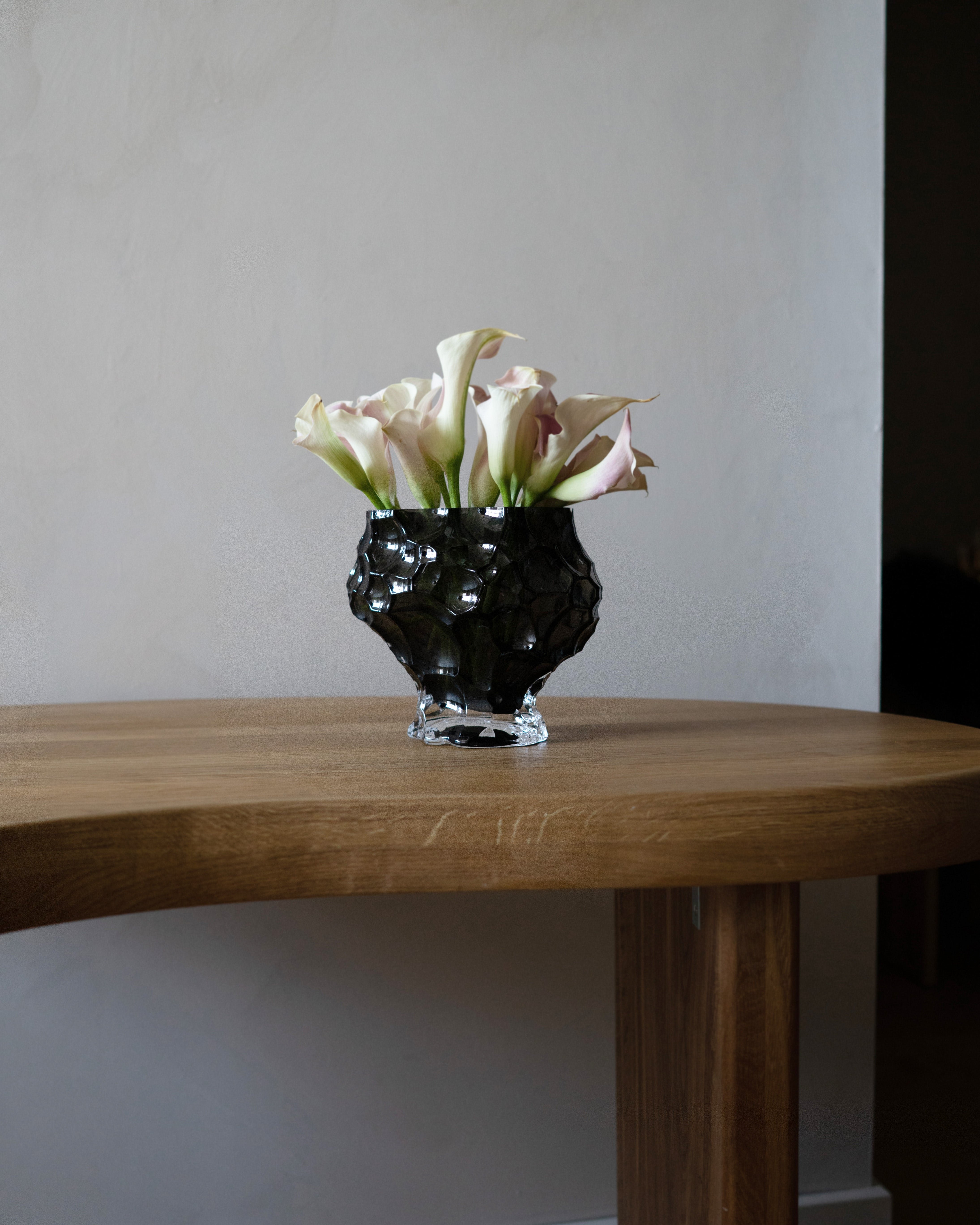 hein-studio-canyon-medium-vase-verre-fum-souffl image 2