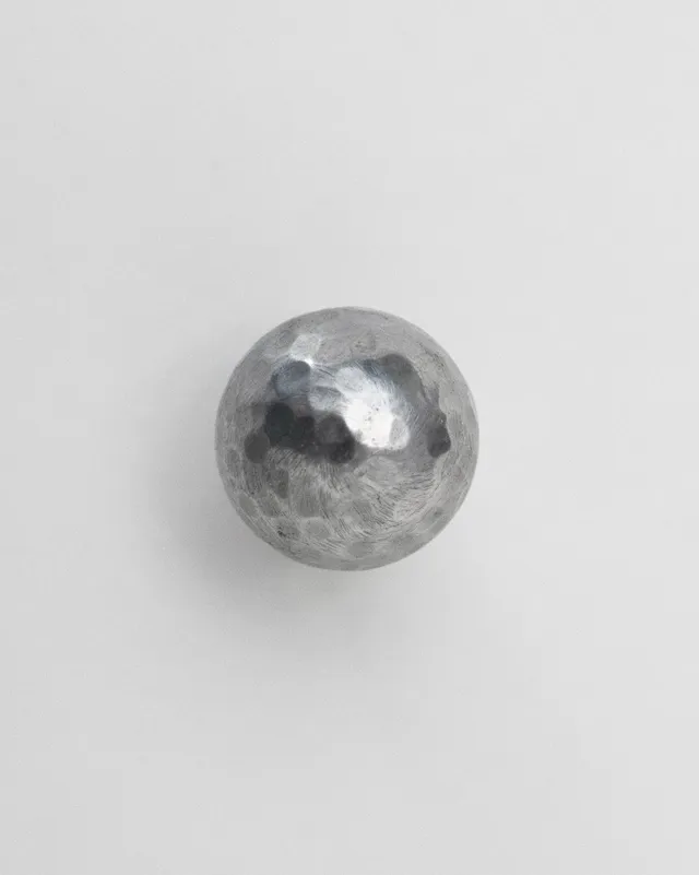 hein-studio-noah-bouton-de-meuble-zinc image 1