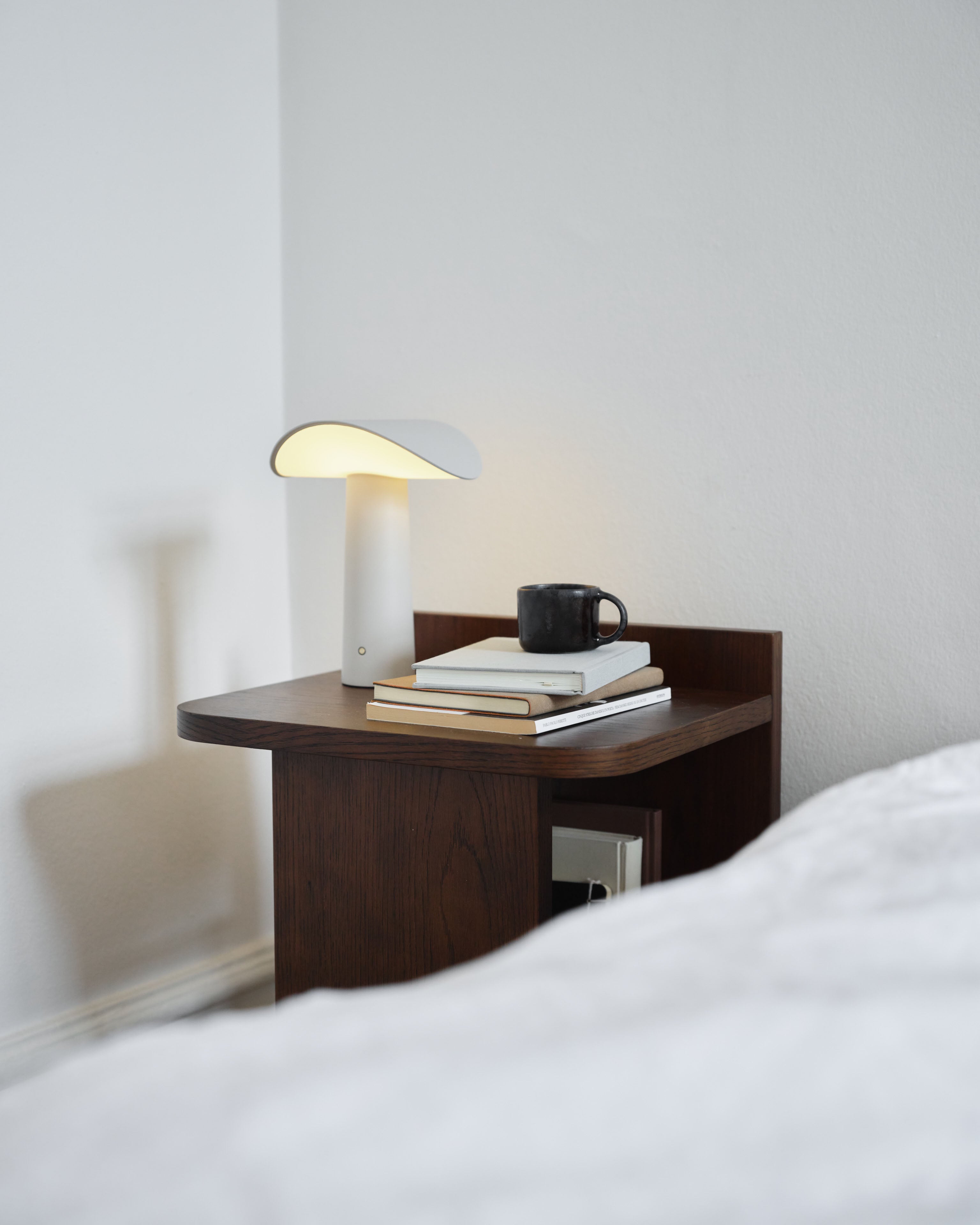 gejst-lium-portable-lampe-de-table-gris-chaud image 5
