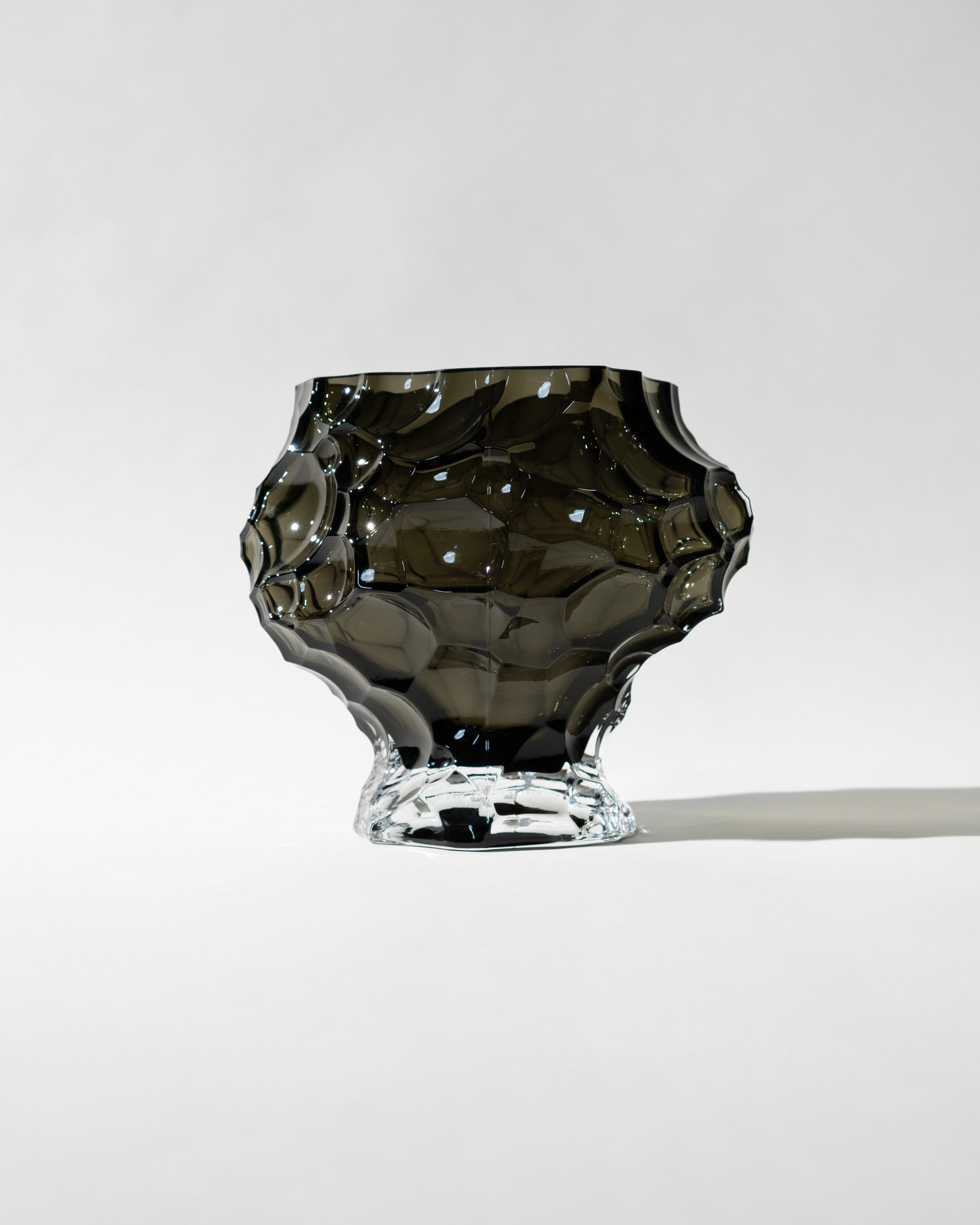 hein-studio-canyon-medium-vase-verre-fum-souffl image 3