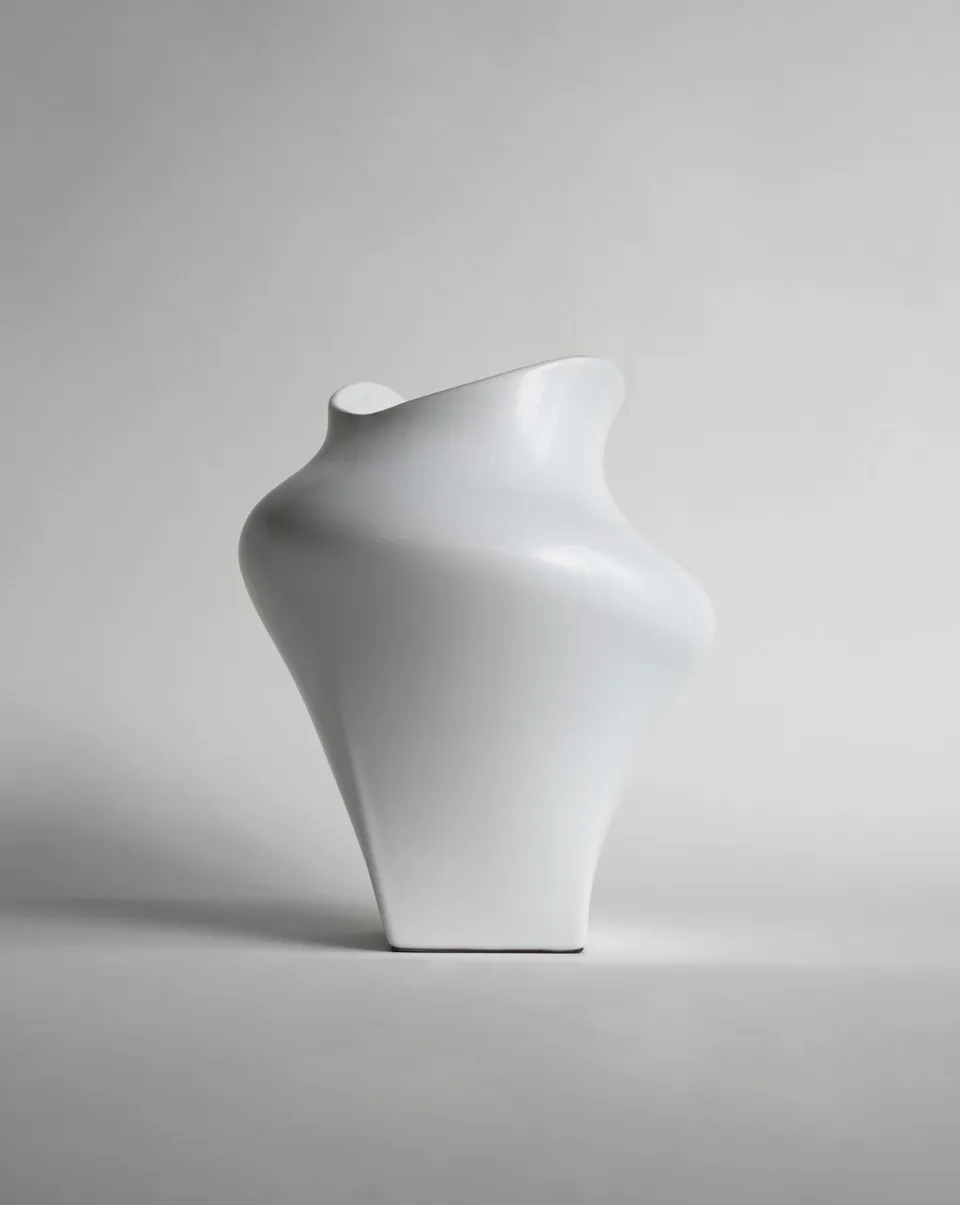 hein-studio-nami-vase-c-ramique-blanc-25-cm-maill-main image 1