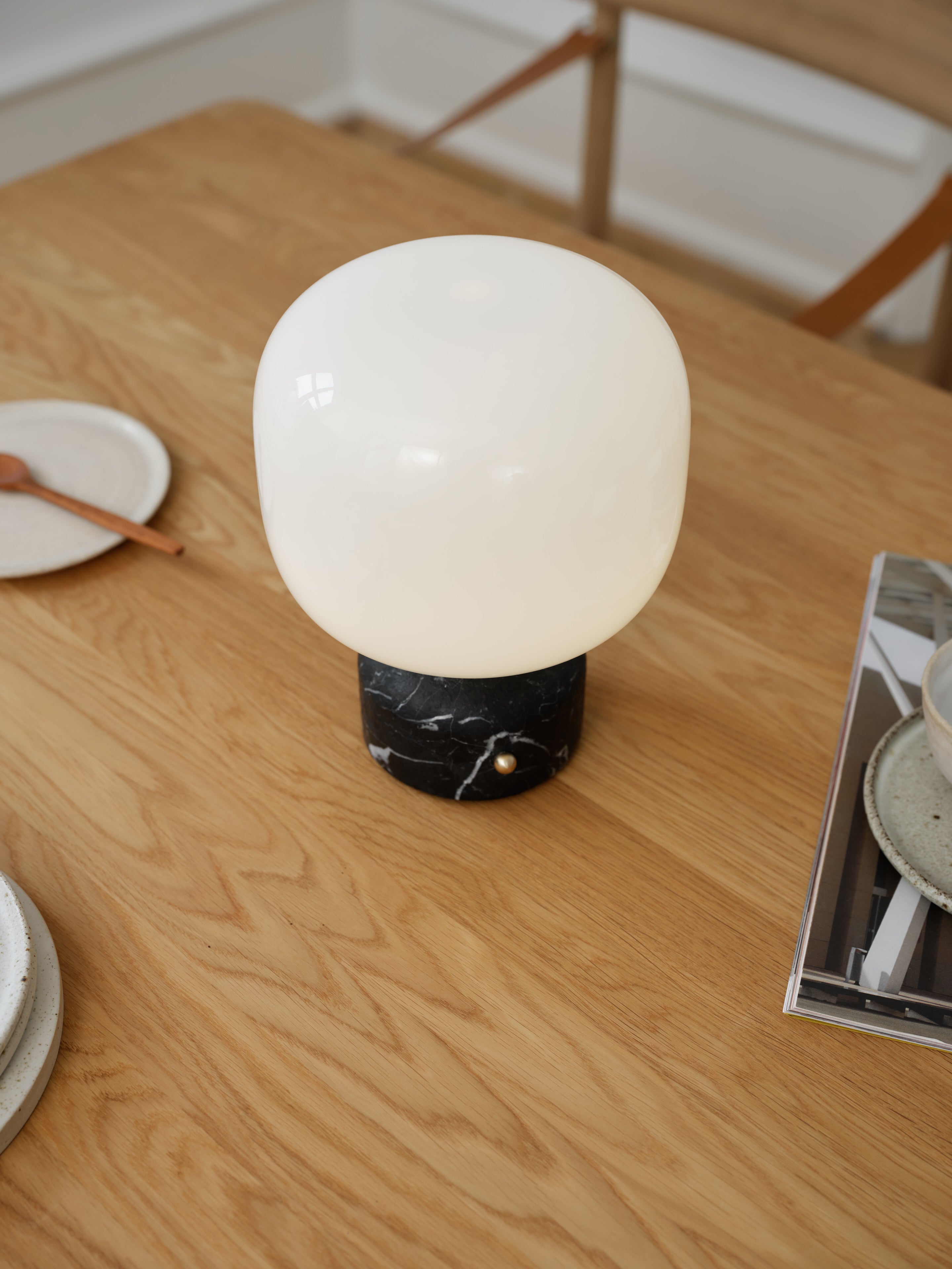 gejst-meemo-portable-lampe-de-table-marbre-noir image 4