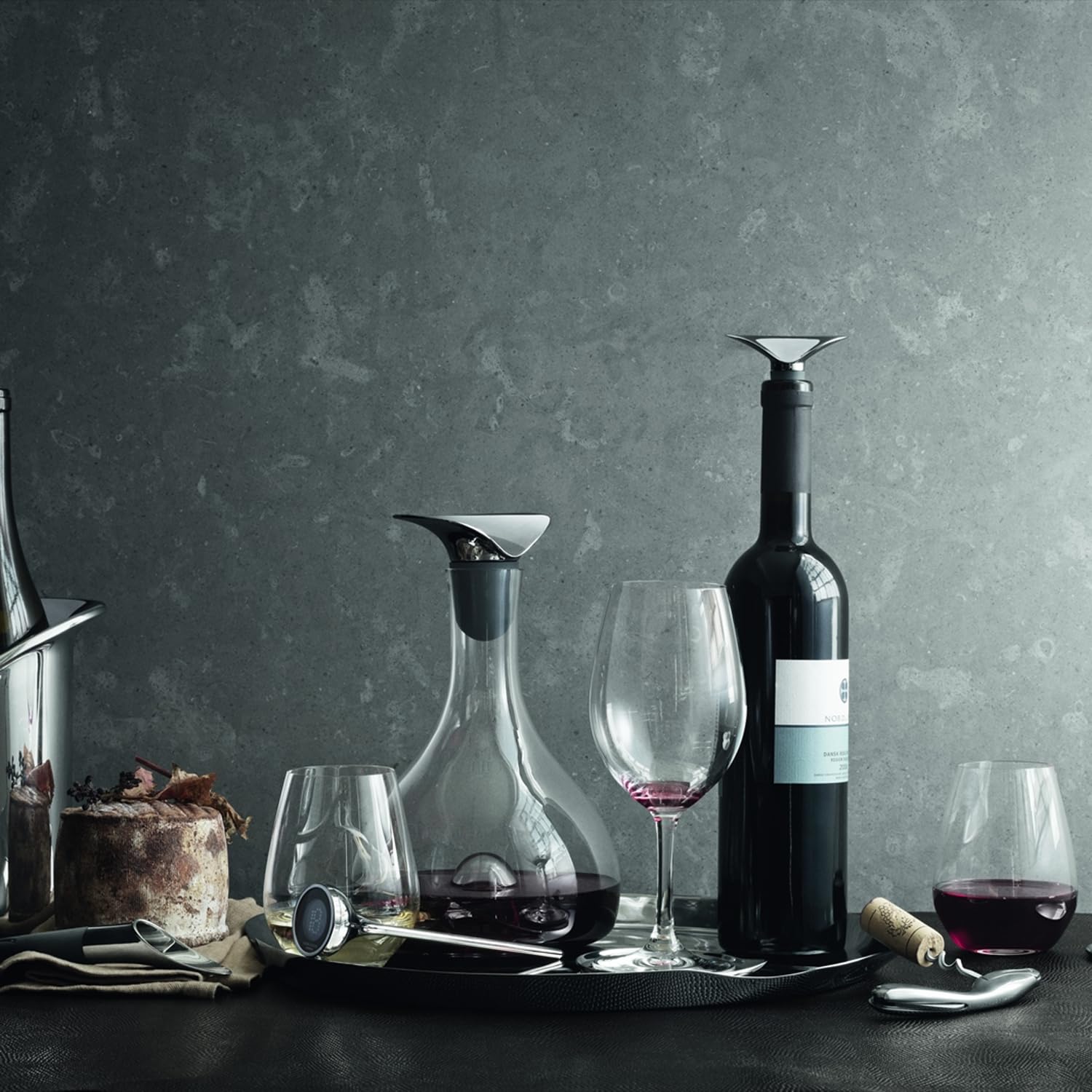 georg-jensen-wine-bar-set-vin-verseur-bouchon-inox image 2