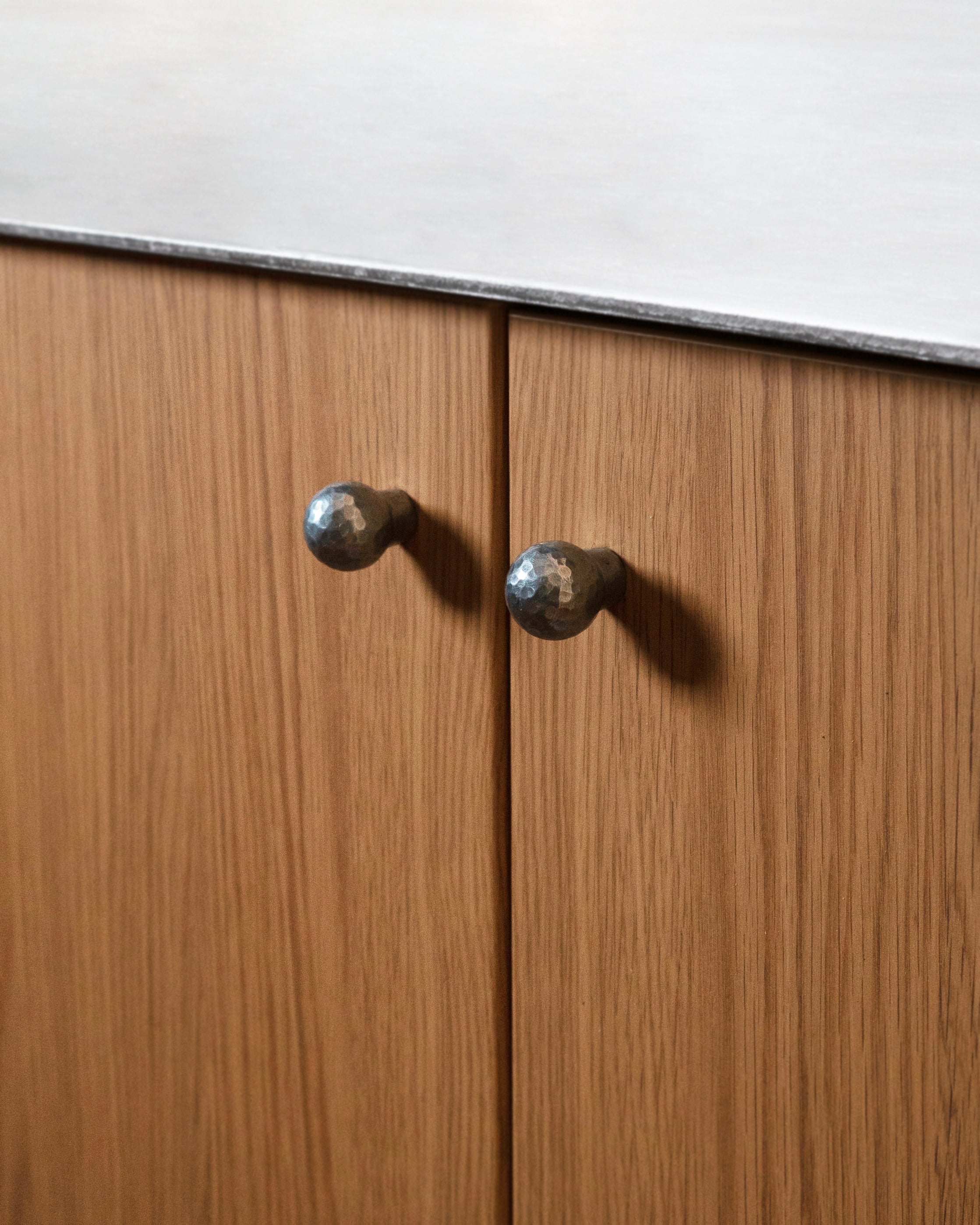 hein-studio-noah-bouton-de-meuble-zinc image 6