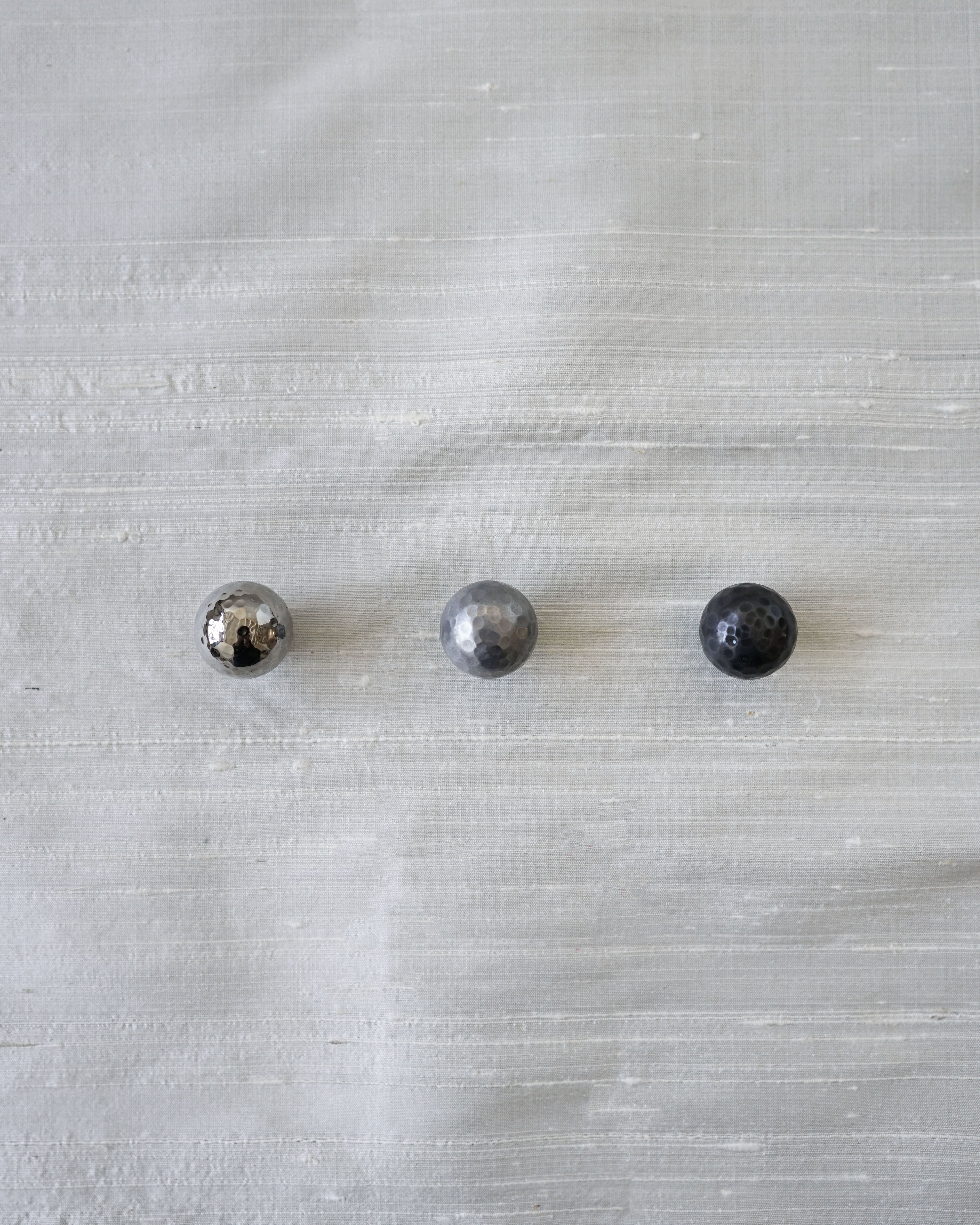 hein-studio-noah-bouton-meuble-titane-laiton-2-2-cm image 3