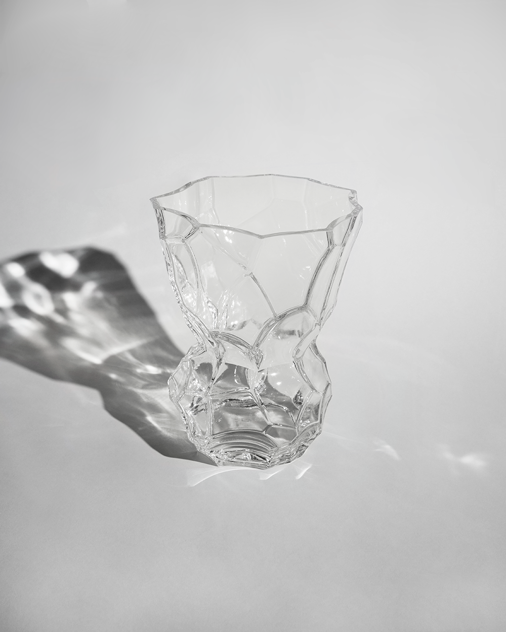 hein-studio-reflection-vase-verre-transparent-h30-cm image 8