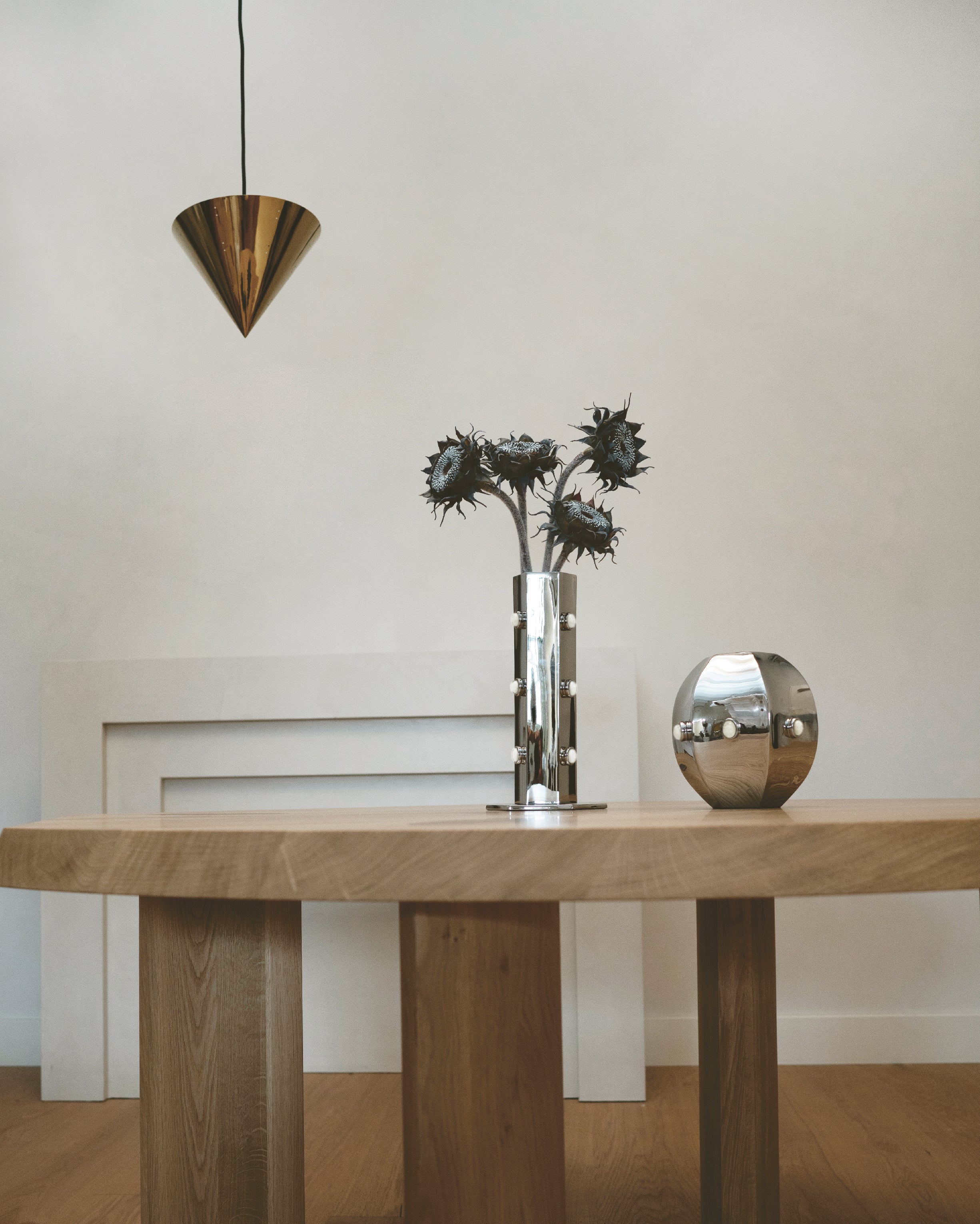 hein-studio-evi-vase-laiton-titanium-18-5-cm image 4