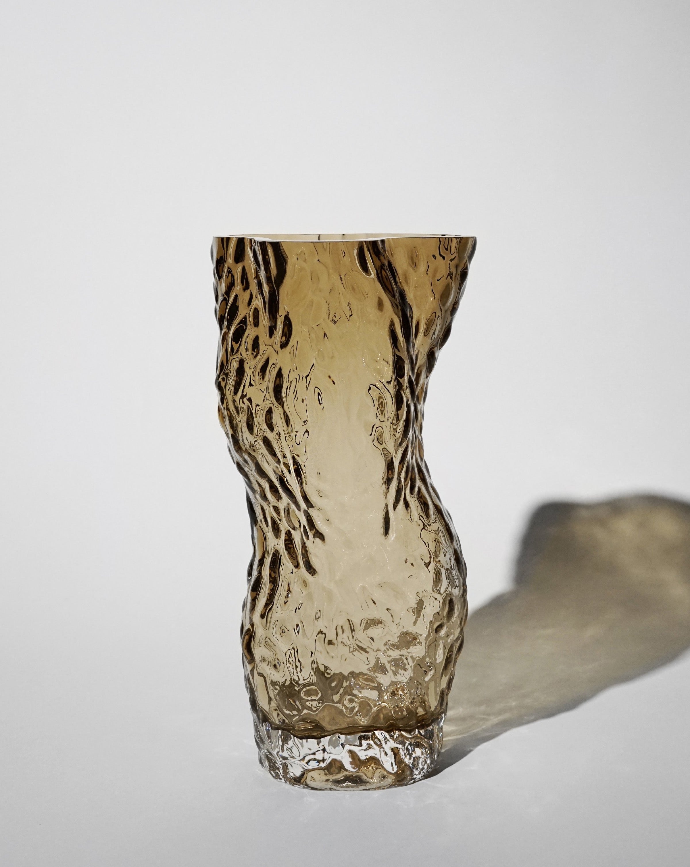 hein-studio-ostrea-vase-verre-smoke-h30-cm image 1
