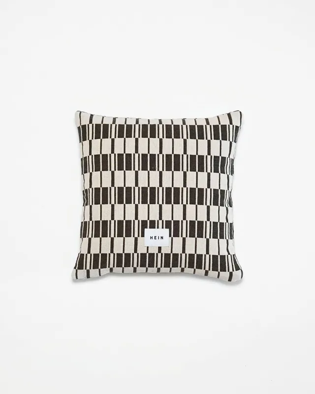 hein-studio-uma-coussin-50x50-cm-taupe-jacquard-coton image 1