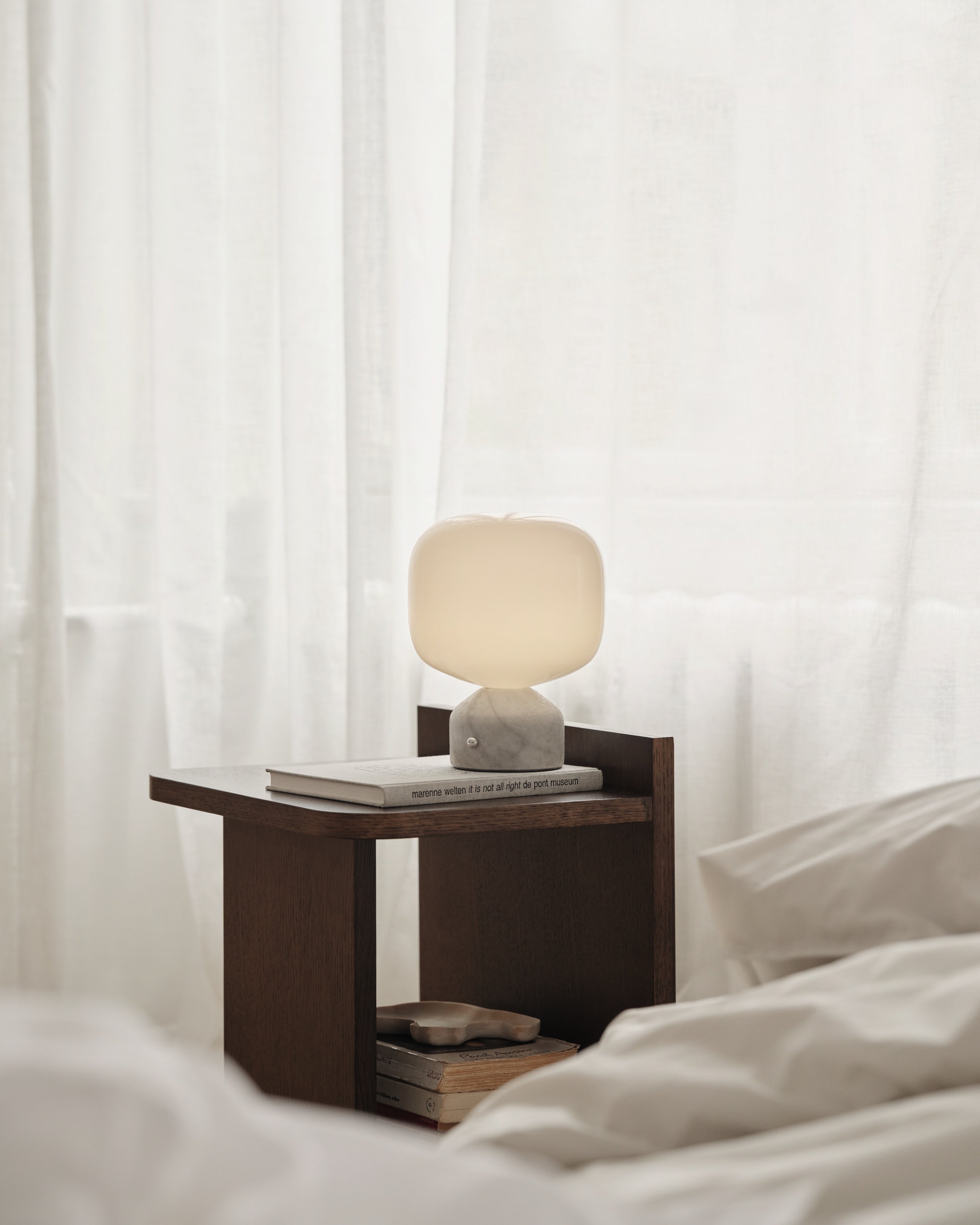 gejst-meemo-lampe-de-table-portable-marbre-blanc-sans-fil image 2
