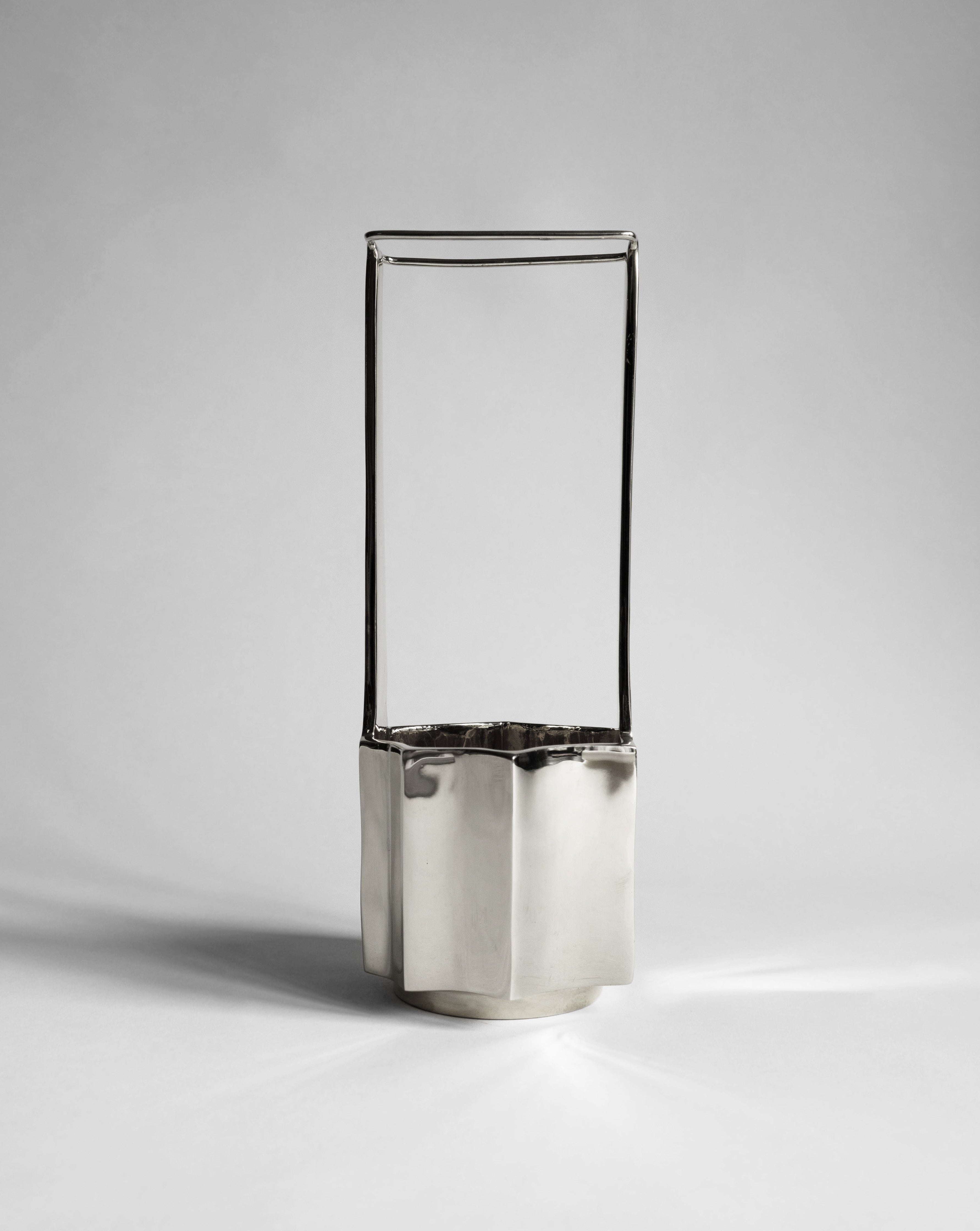 hein-studio-ikebana-vase-titane-laiton-30-cm image 1