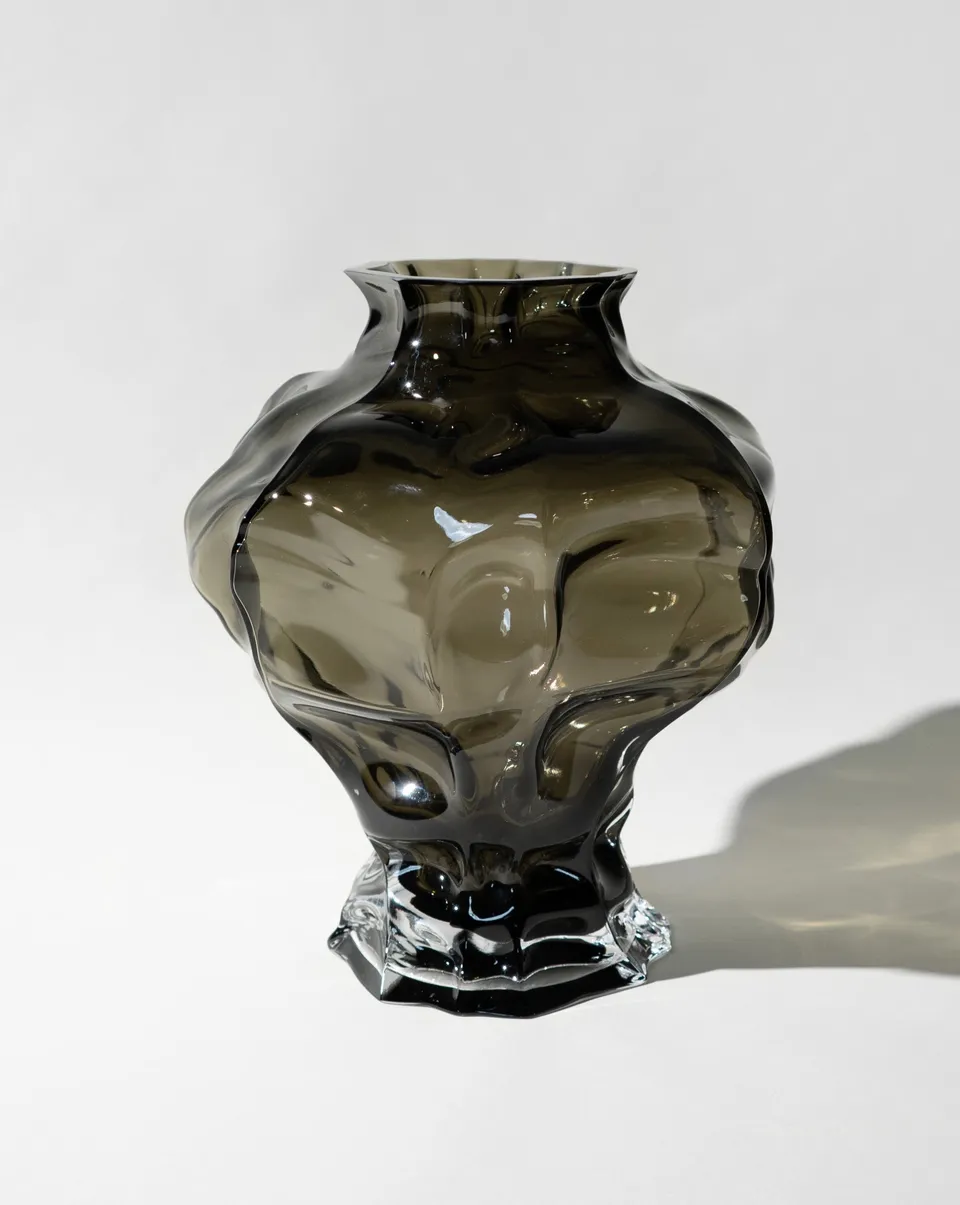 hein-studio-ammonit-vase-fum-verre-bouche-30cm image 1