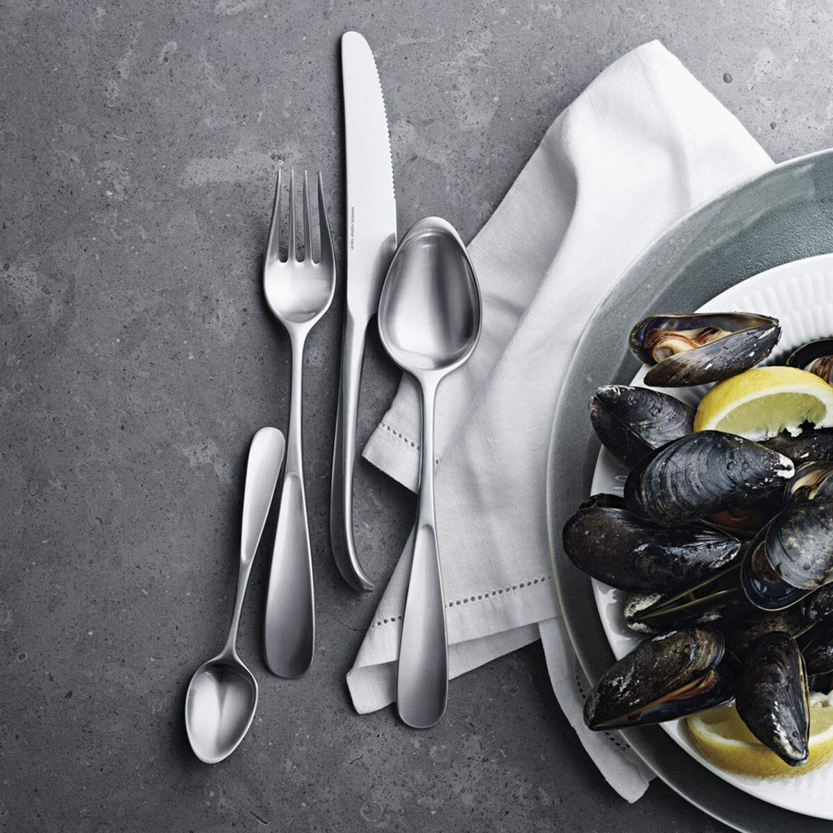 georg-jensen-new-york-m-nag-re-16-pi-ces-mat image 2