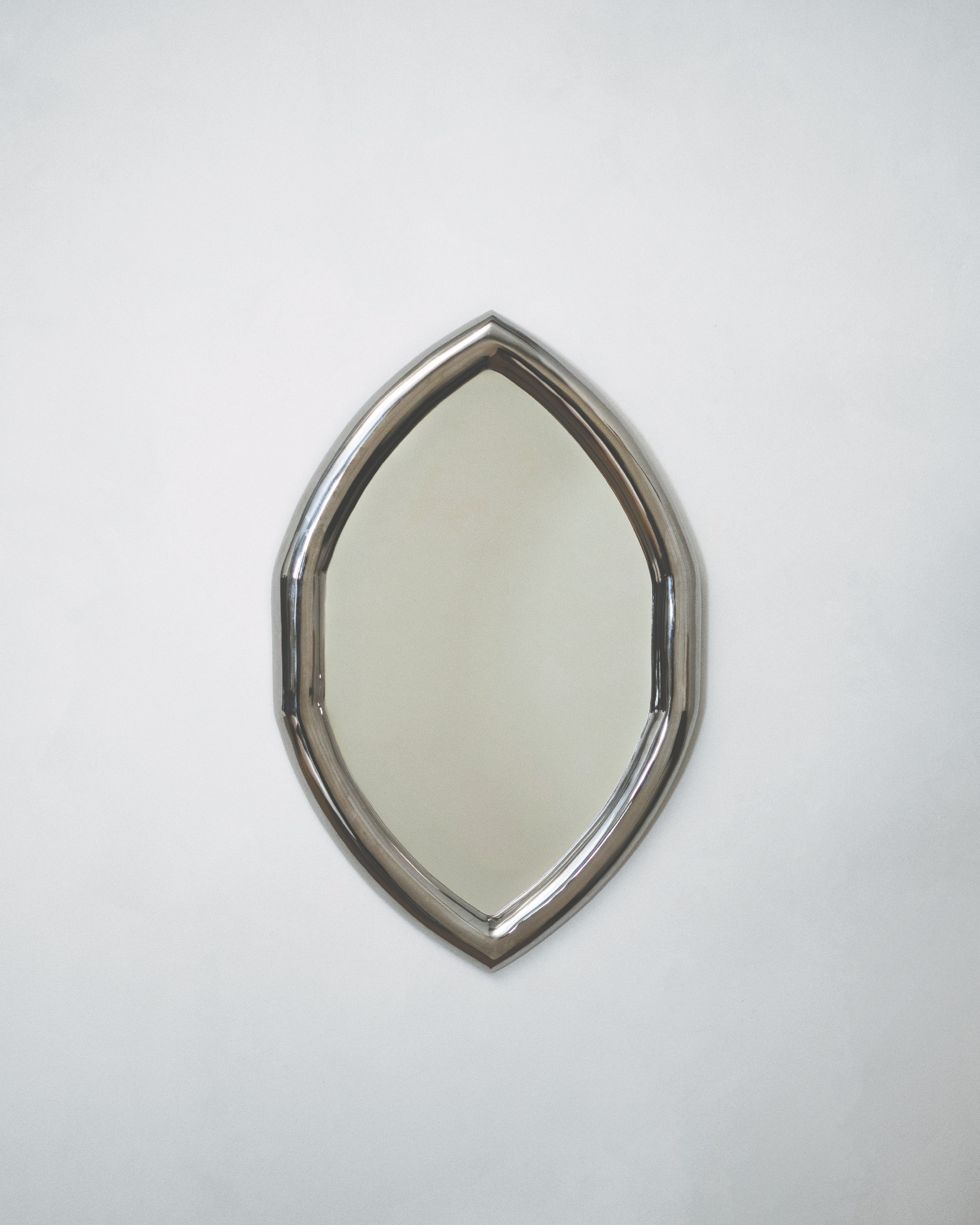 hein-studio-iris-miroir-mural-titanium-70x45-cm image 1