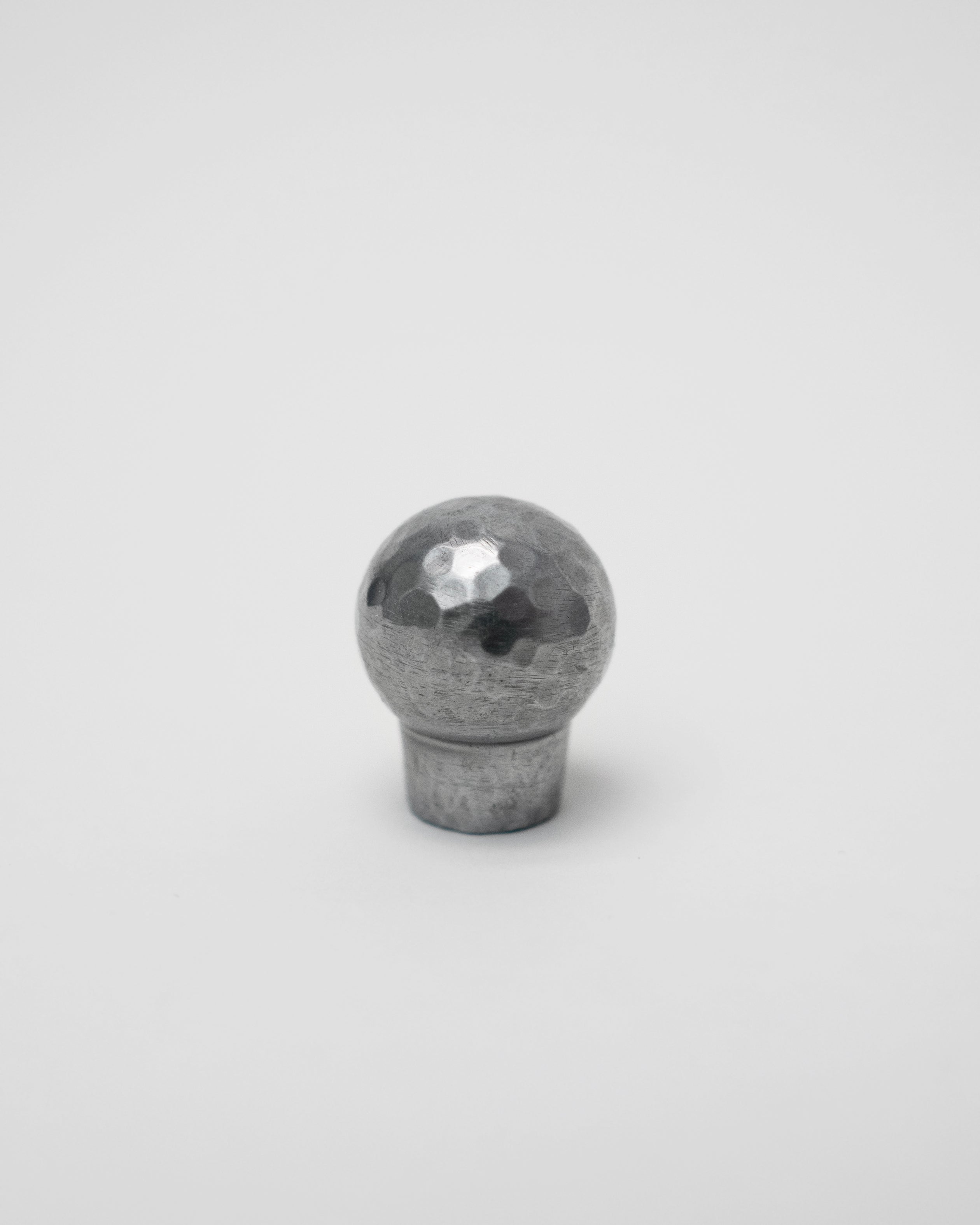 hein-studio-noah-bouton-de-meuble-zinc image 4