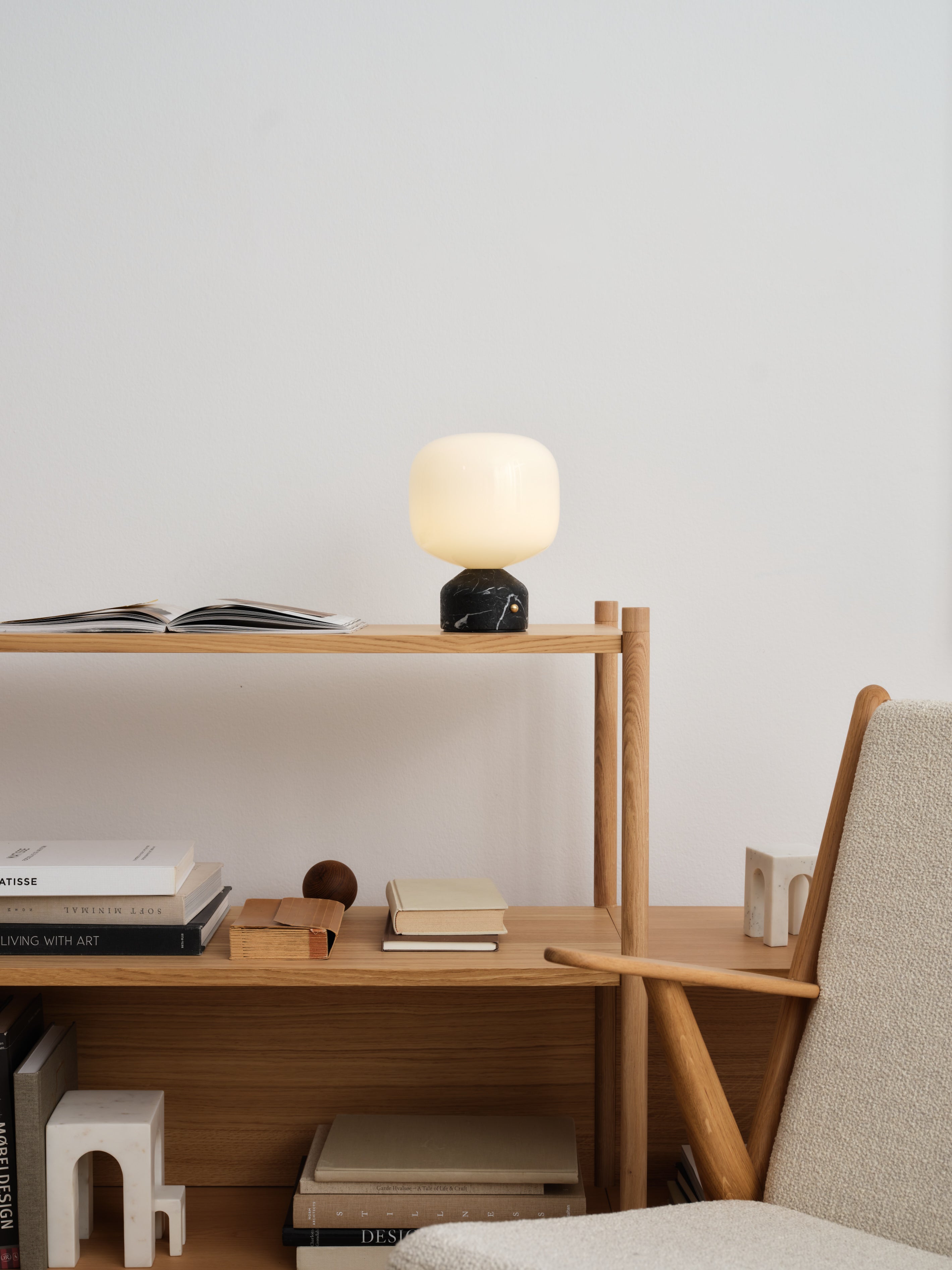 gejst-meemo-portable-lampe-de-table-marbre-noir image 5