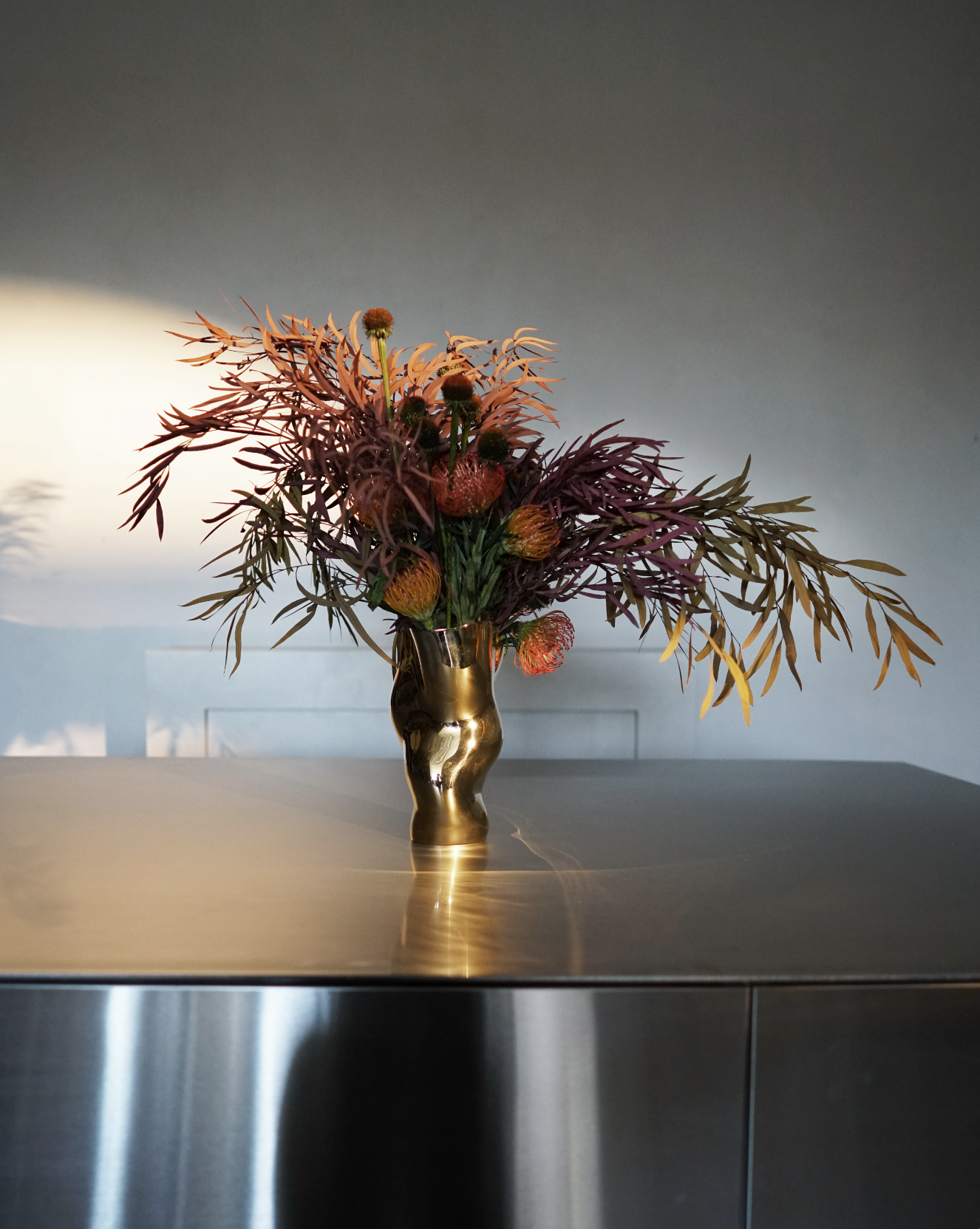 hein-studio-ostrea-25-vase-laiton-massif-25-cm-poli-main image 5