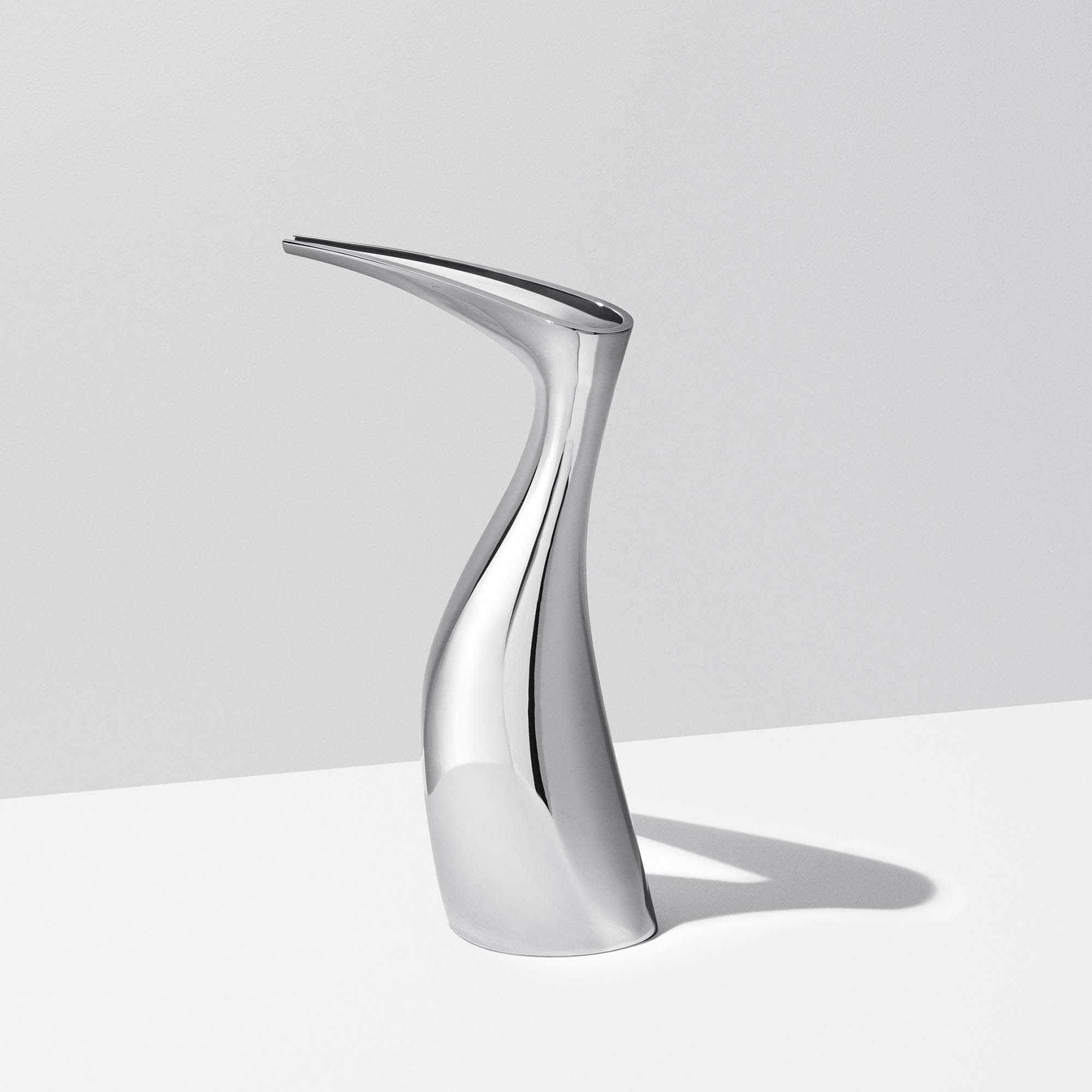 georg-jensen-arc-ibis-vase-inox-poli-40-cm image 4